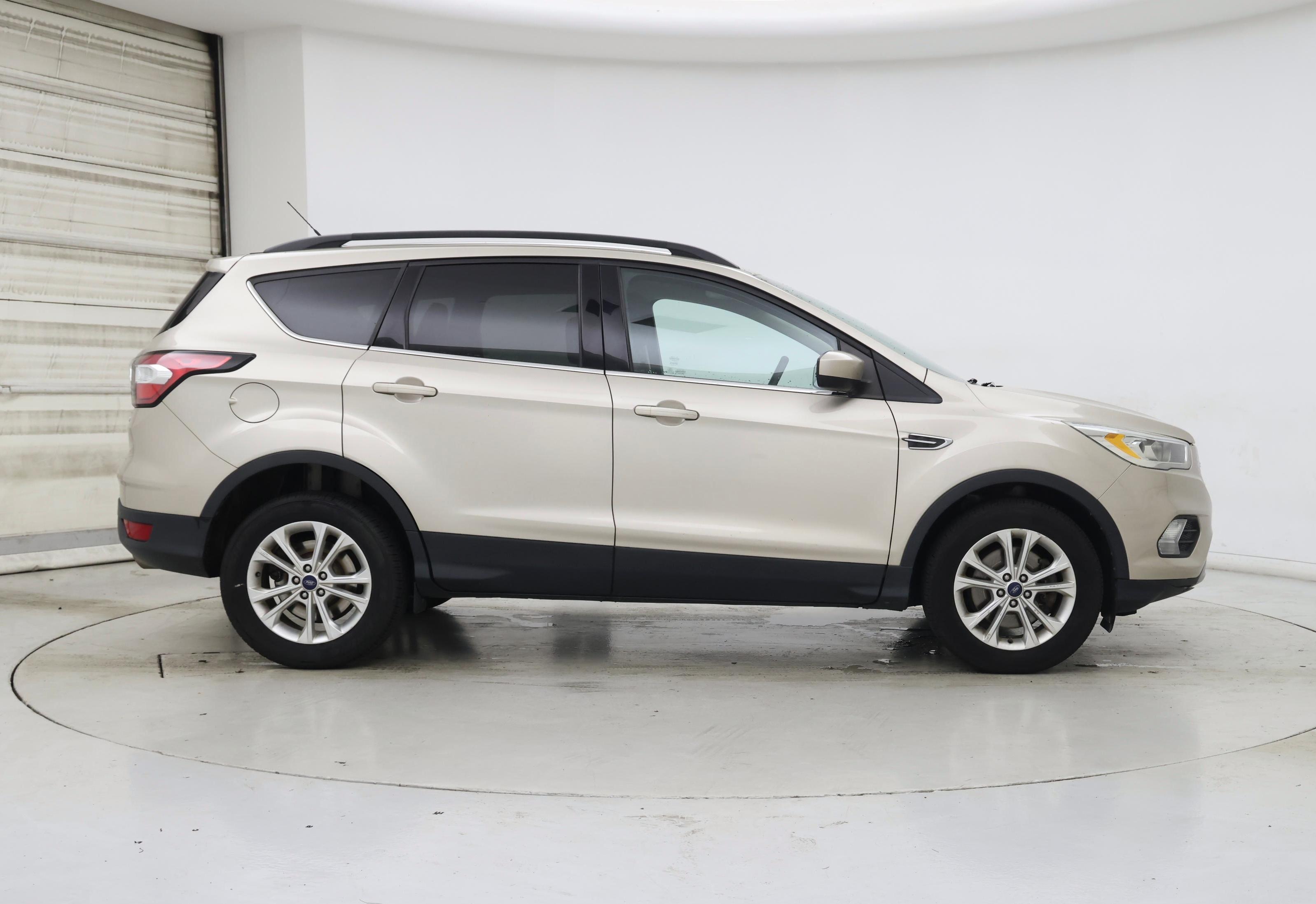 Thumbnail: 2017 Ford Escape - 7