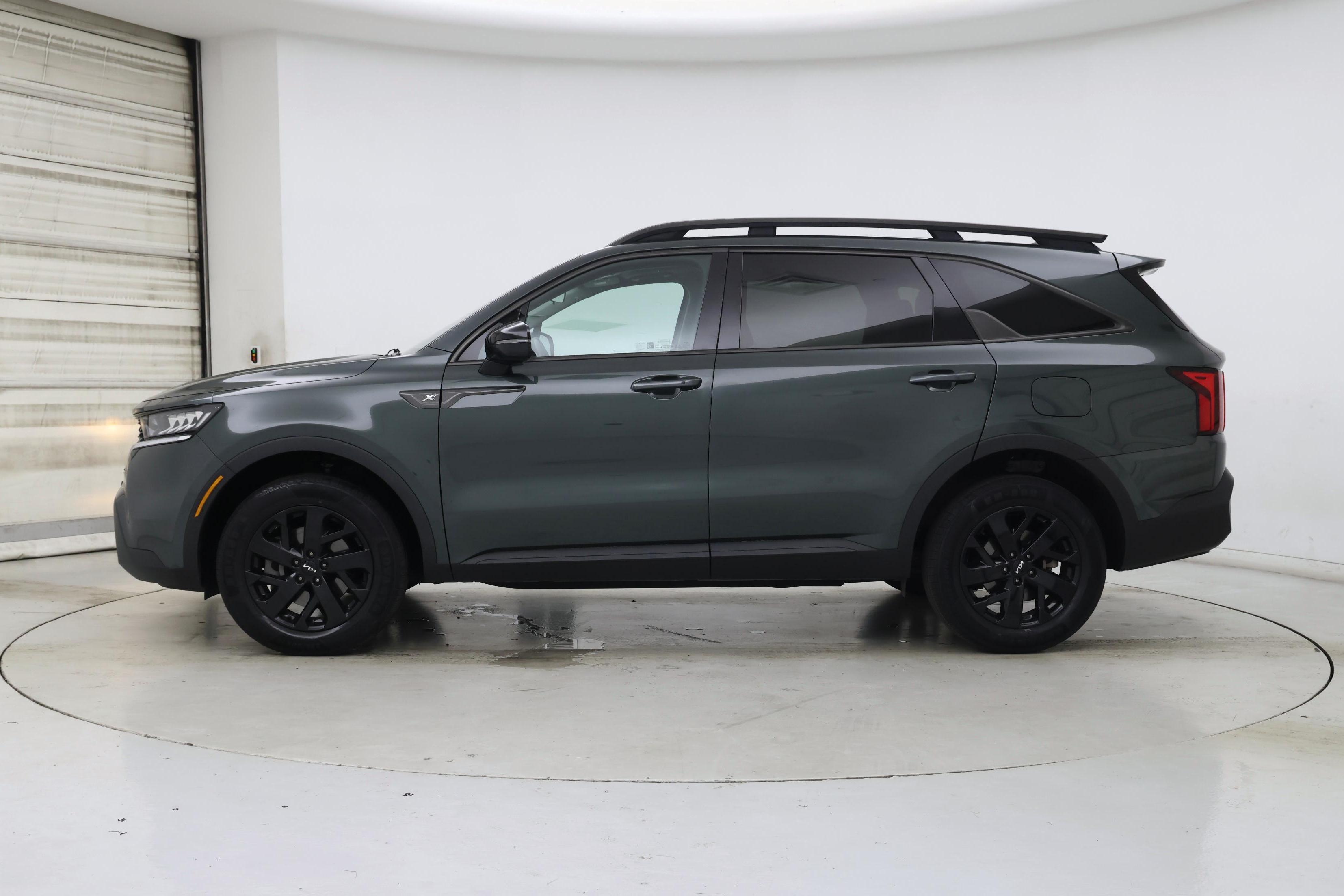 Thumbnail: 2022 Kia Sorento - 3