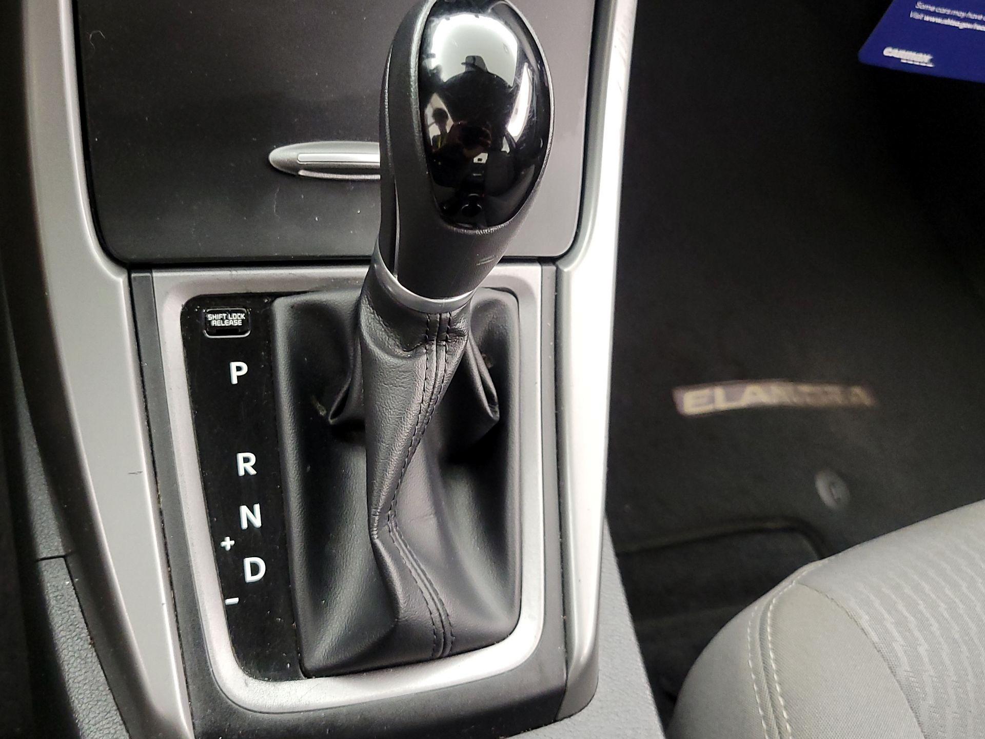 Thumbnail: 2016 Hyundai Elantra - 17