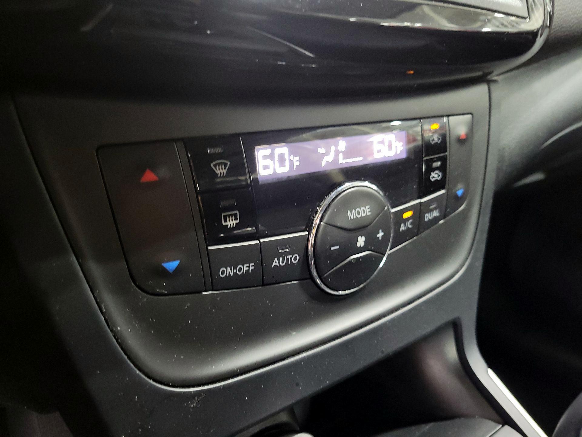 Thumbnail: 2019 Nissan Sentra - 16