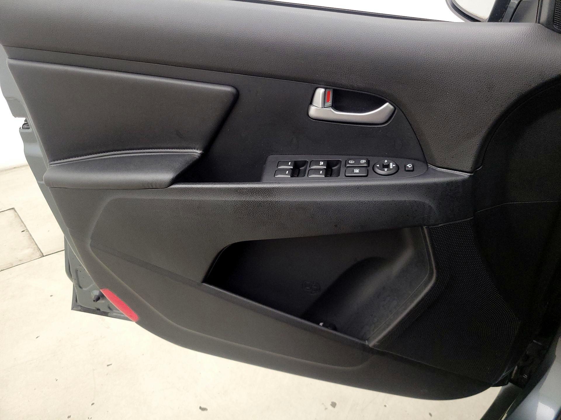 Thumbnail: 2015 Kia Sportage - 12