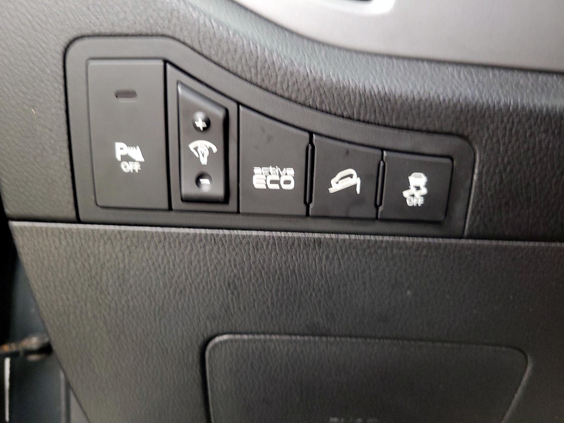 Thumbnail: 2015 Kia Sportage - 13