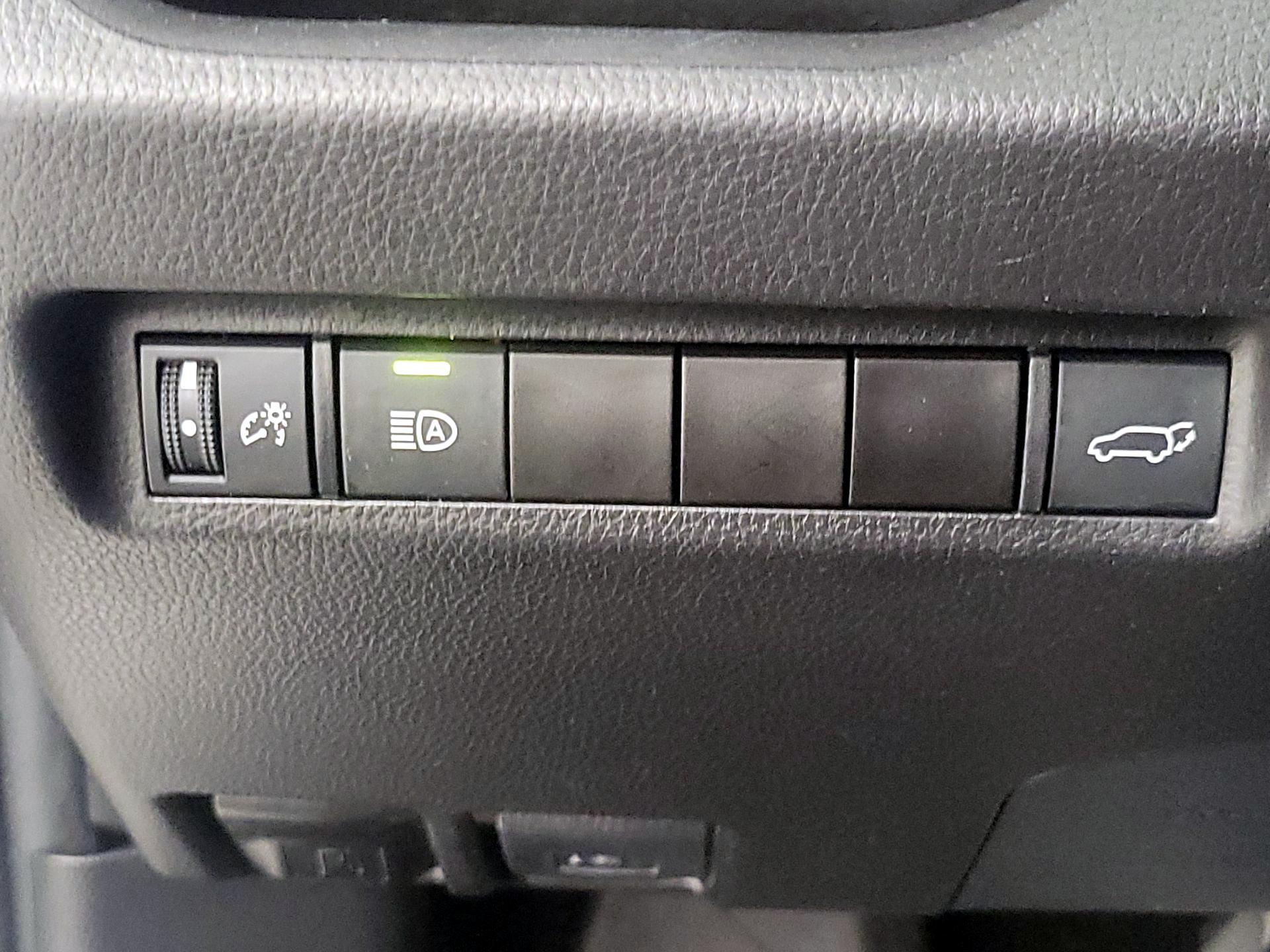 Thumbnail: 2021 Toyota RAV4 - 13