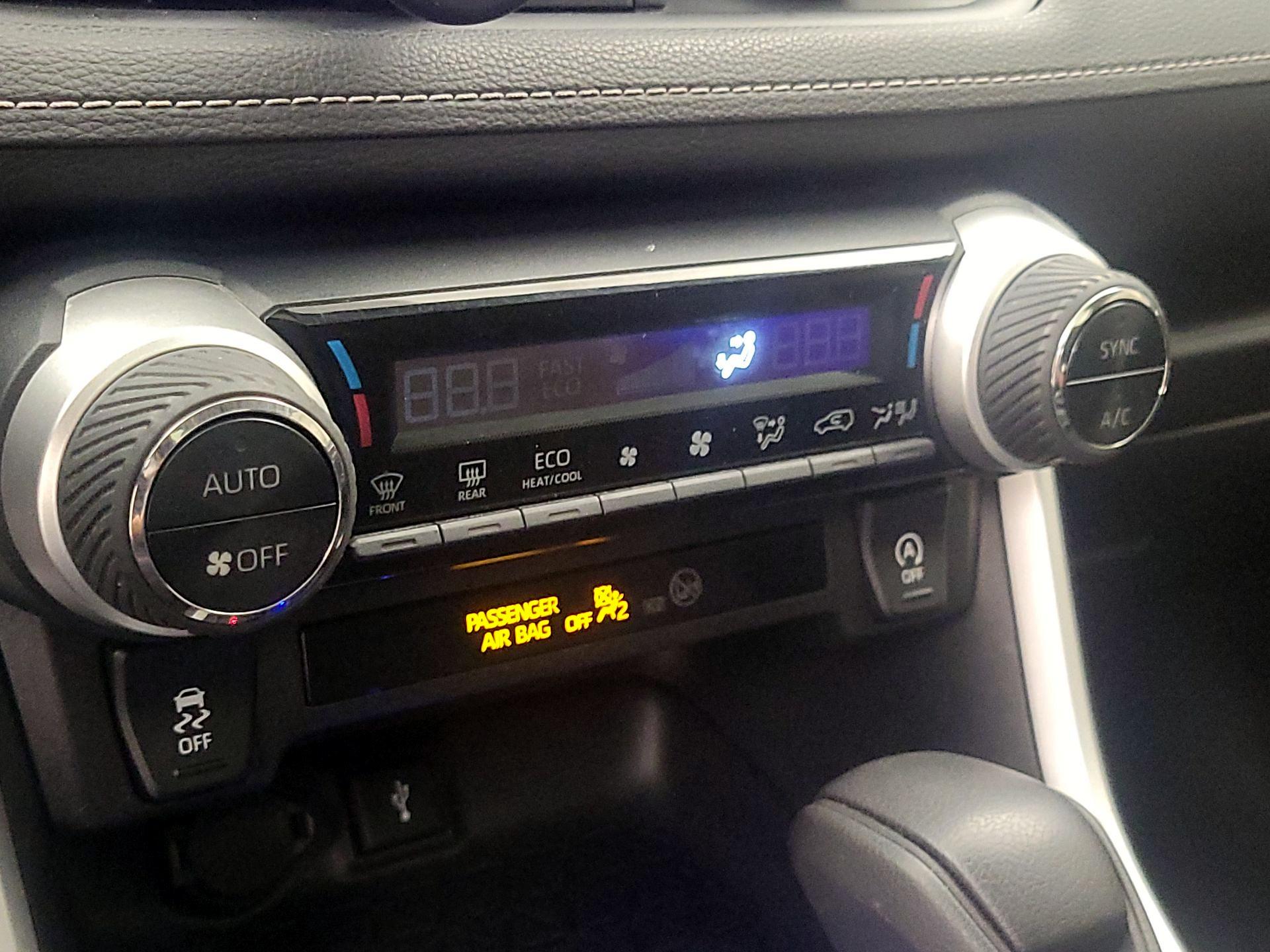 Thumbnail: 2021 Toyota RAV4 - 16