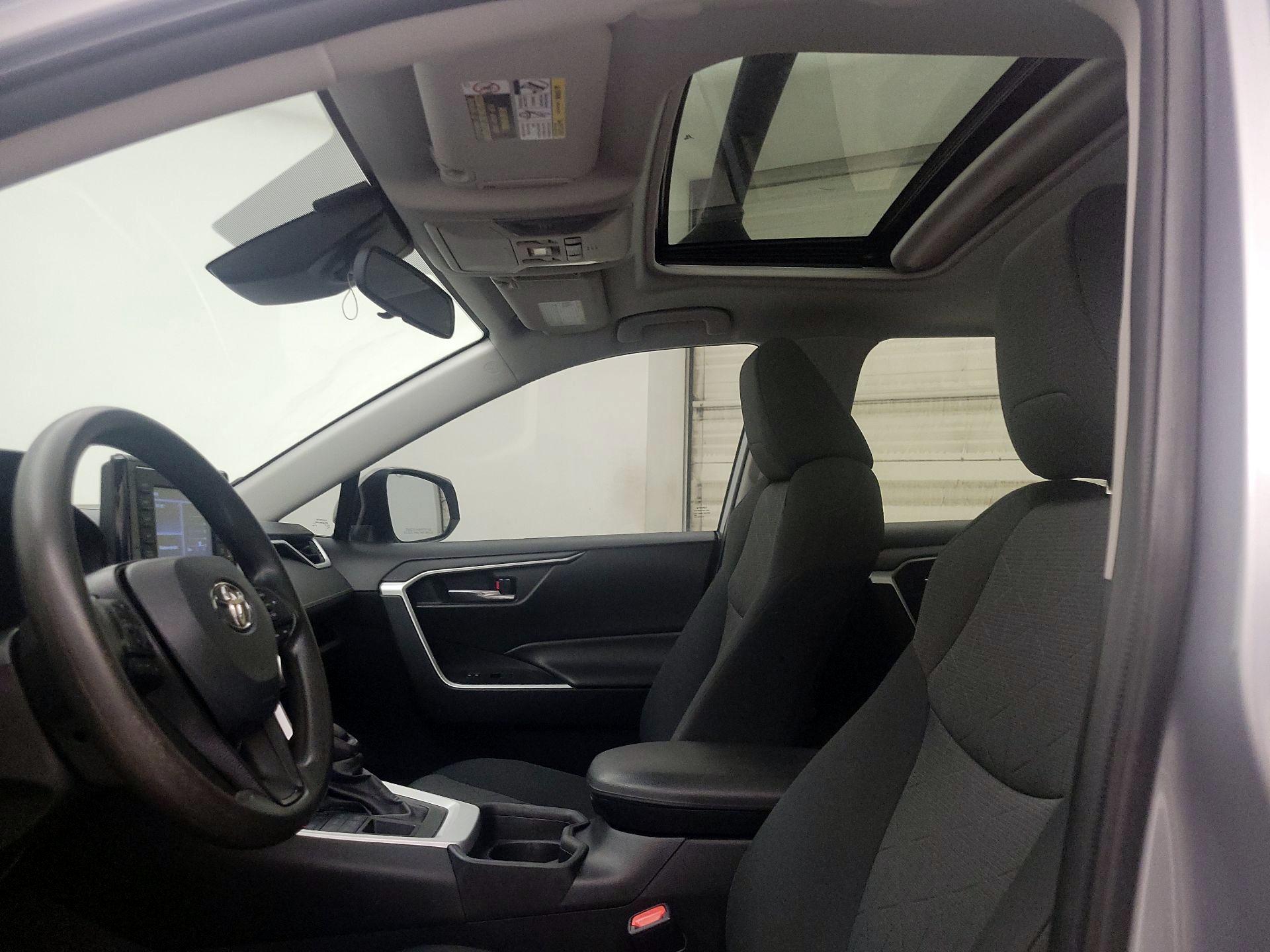 Thumbnail: 2021 Toyota RAV4 - 19