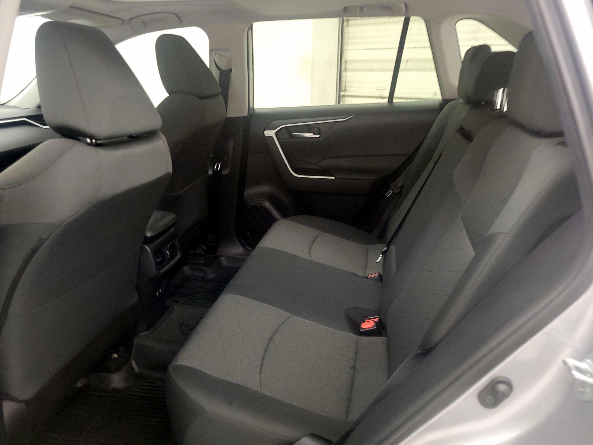 Thumbnail: 2021 Toyota RAV4 - 20