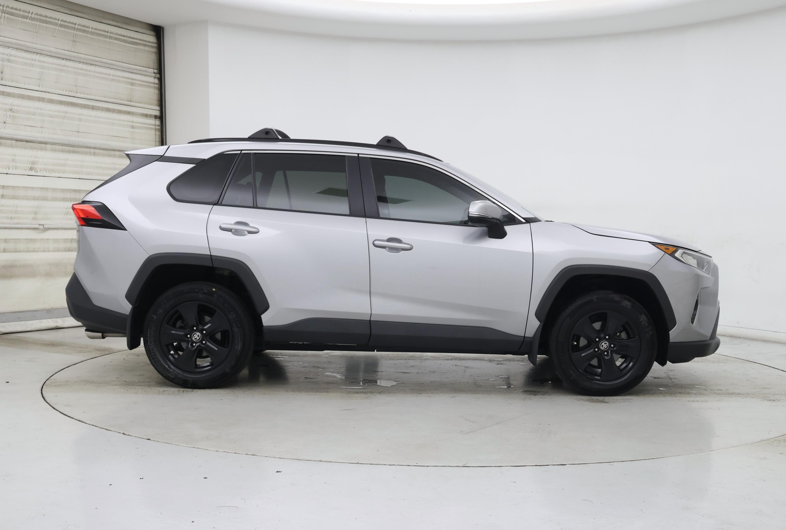 Thumbnail: 2021 Toyota RAV4 - 7