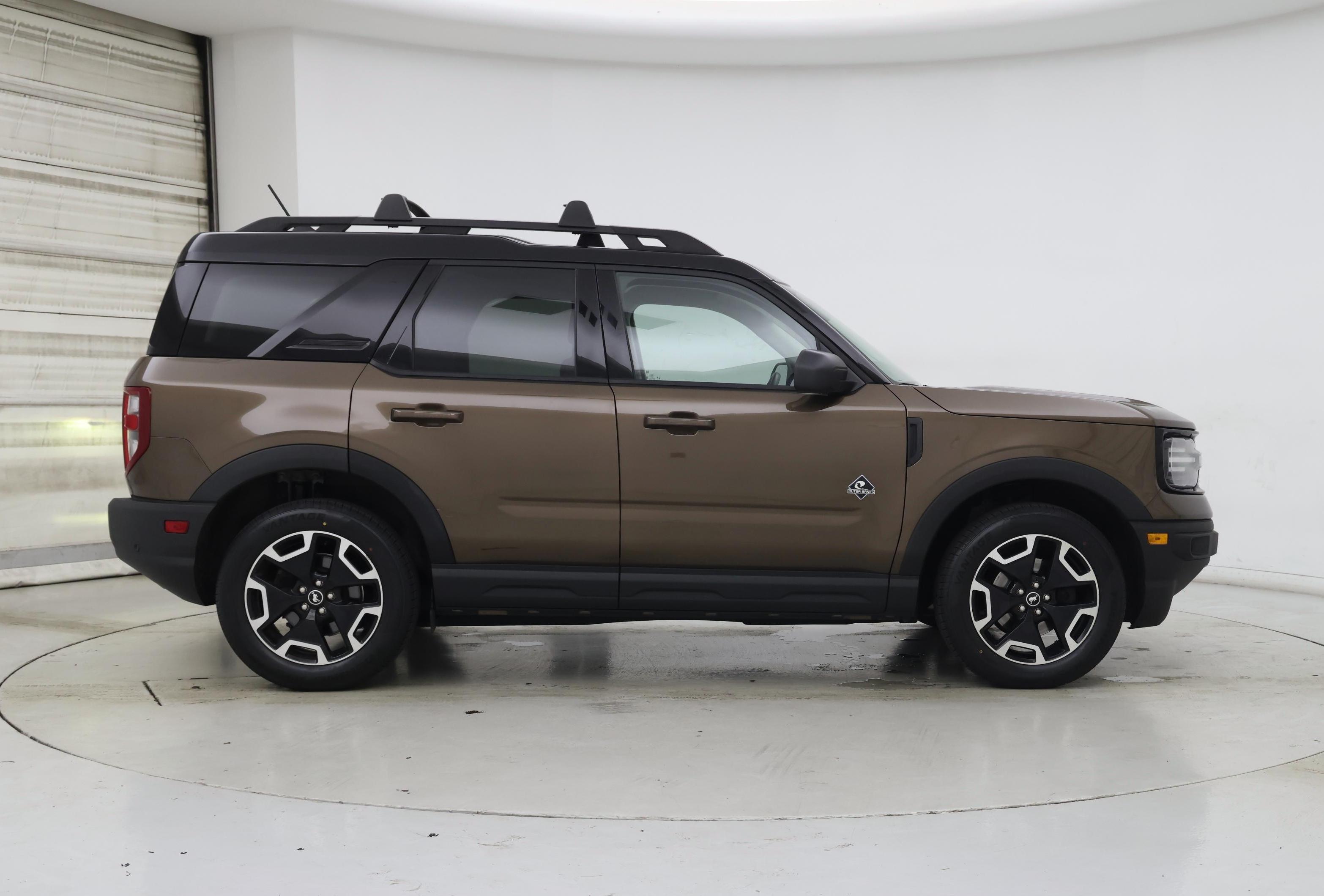 Thumbnail: 2022 Ford Bronco Sport - 7