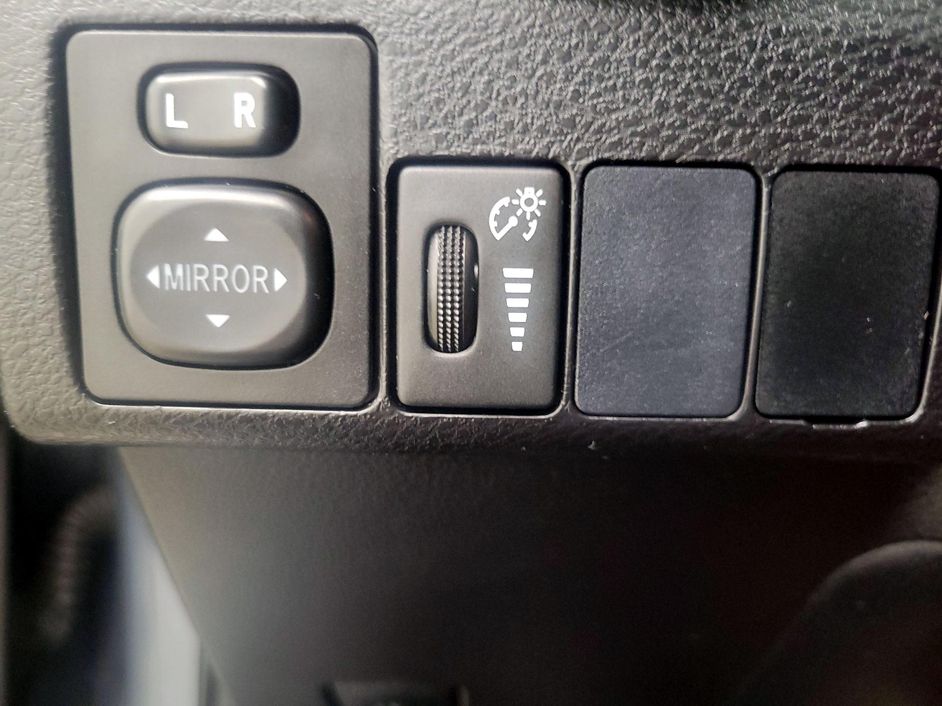 Thumbnail: 2016 Toyota Corolla - 13