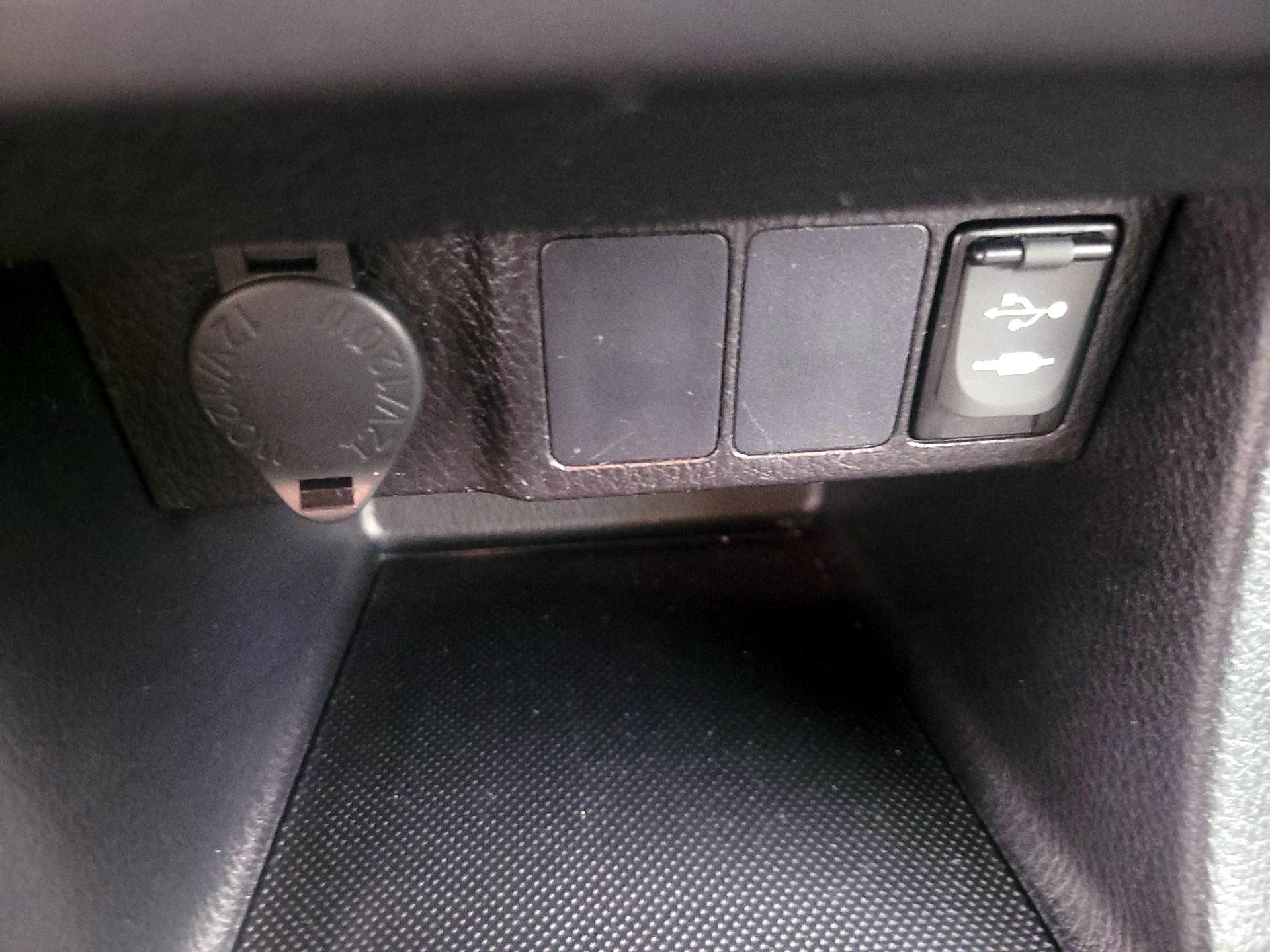 Thumbnail: 2016 Toyota Corolla - 18