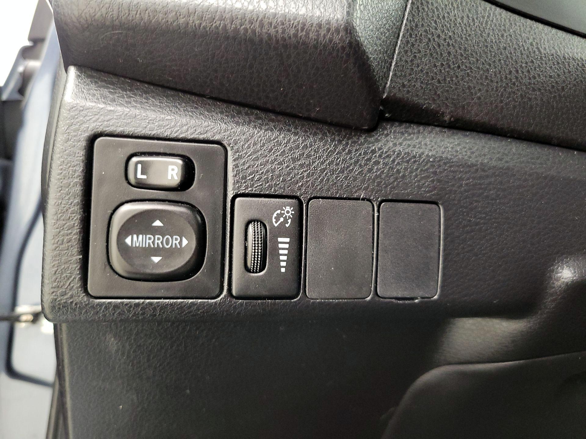 Thumbnail: 2014 Toyota Corolla - 13