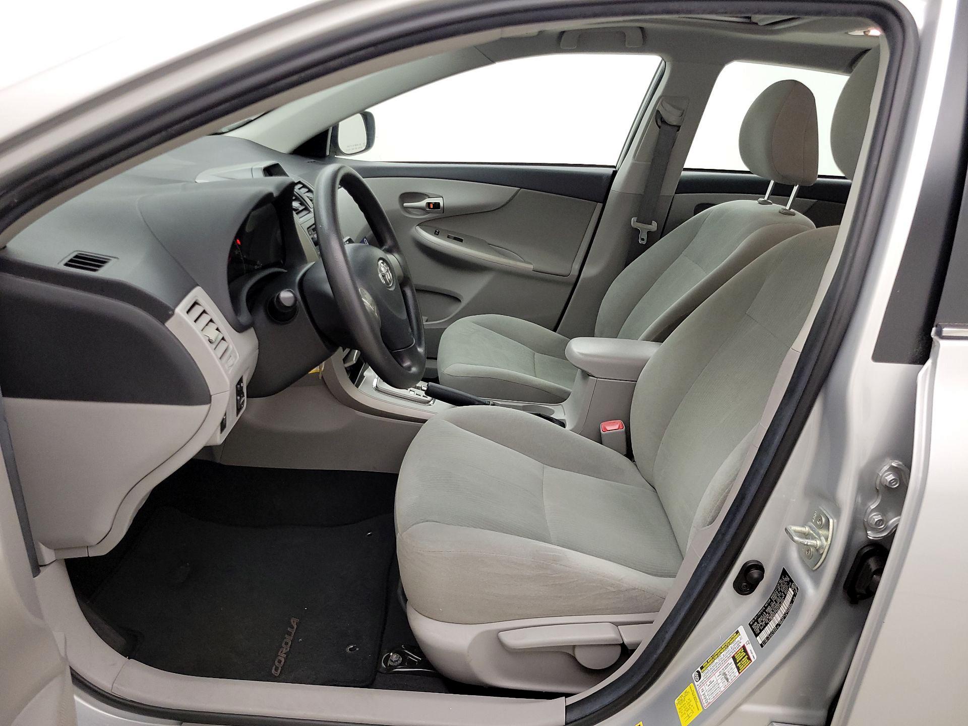 Thumbnail: 2013 Toyota Corolla - 11