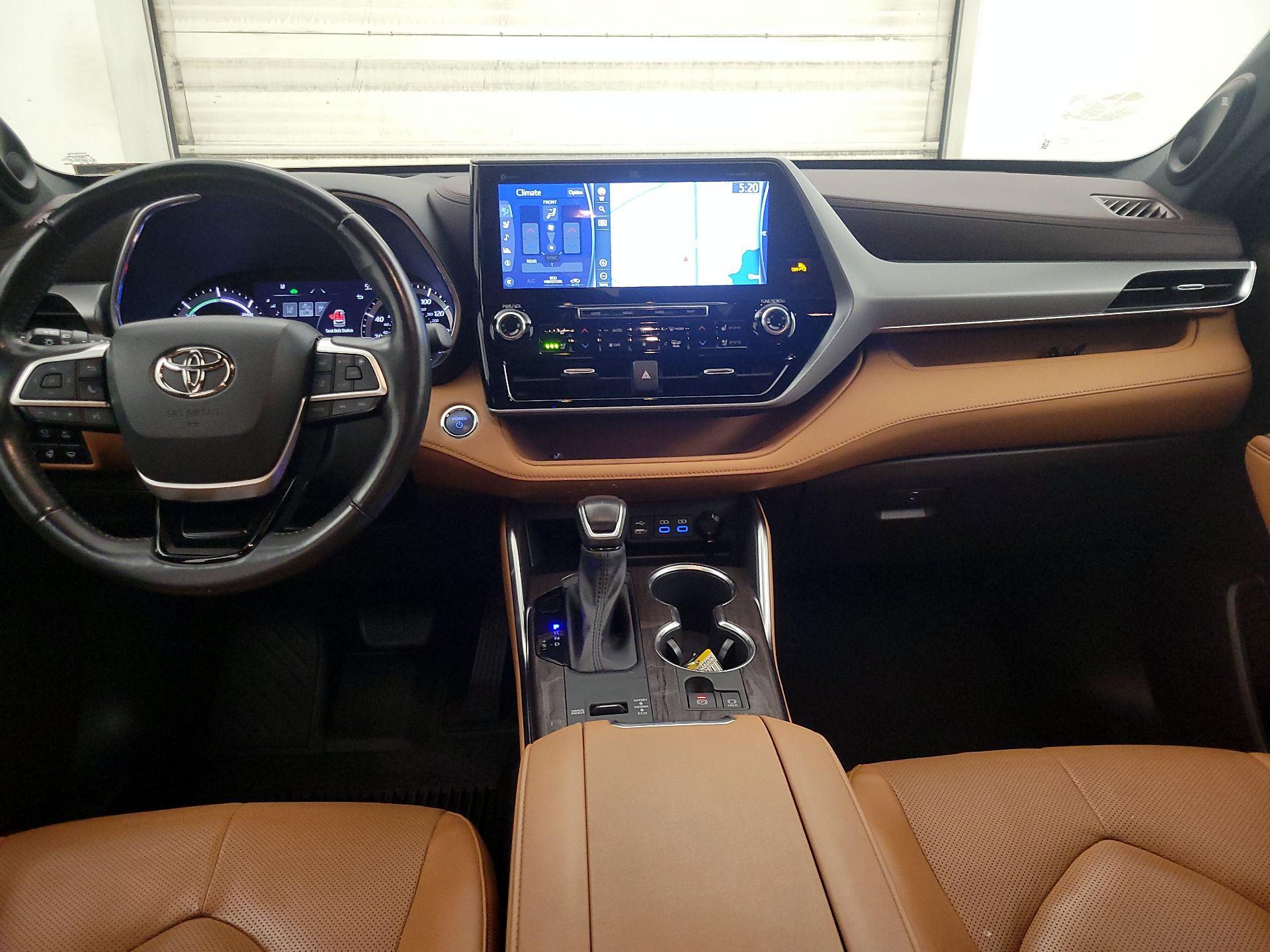 Thumbnail: 2022 Toyota Highlander - 9