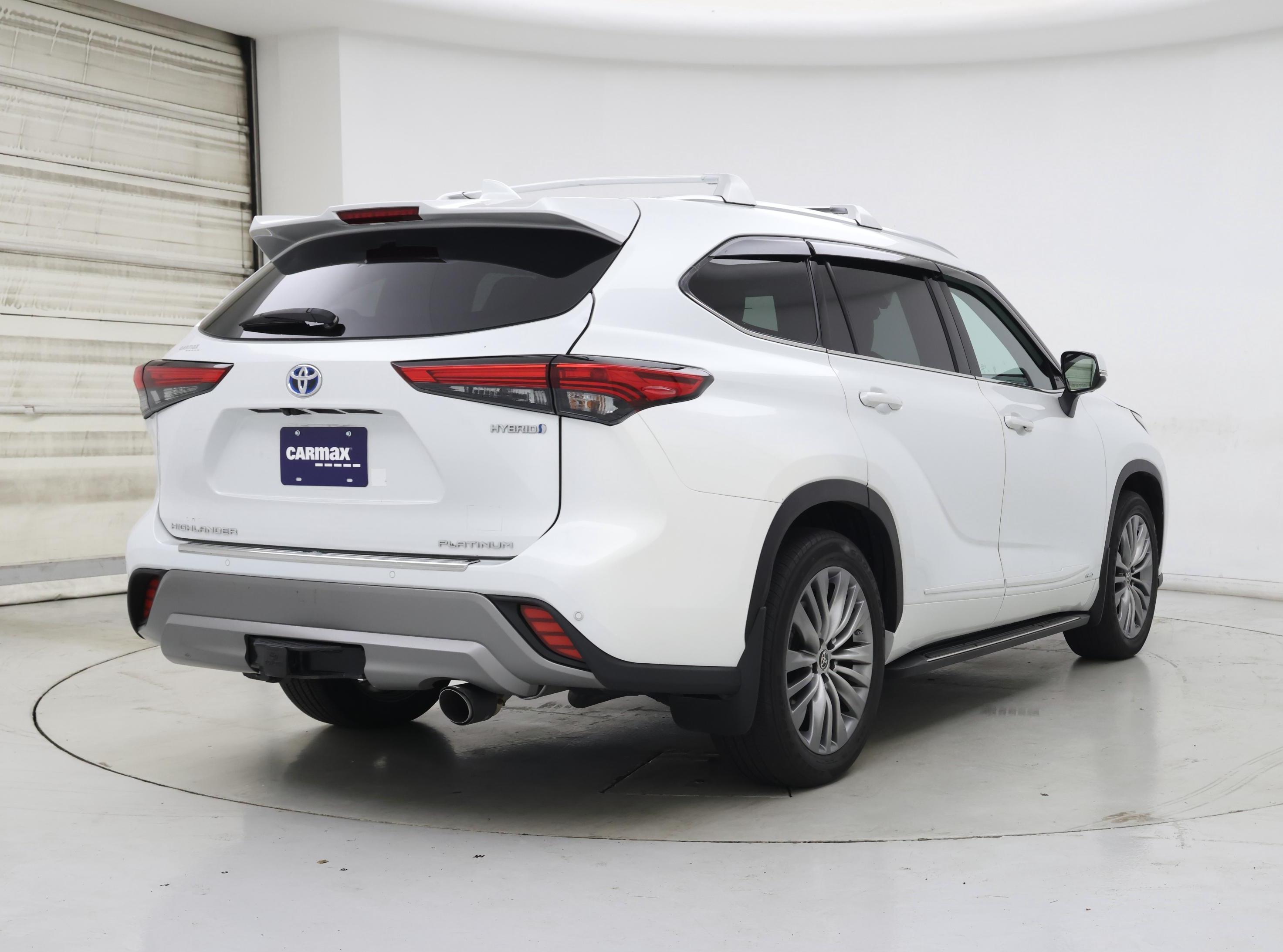 Thumbnail: 2022 Toyota Highlander - 8