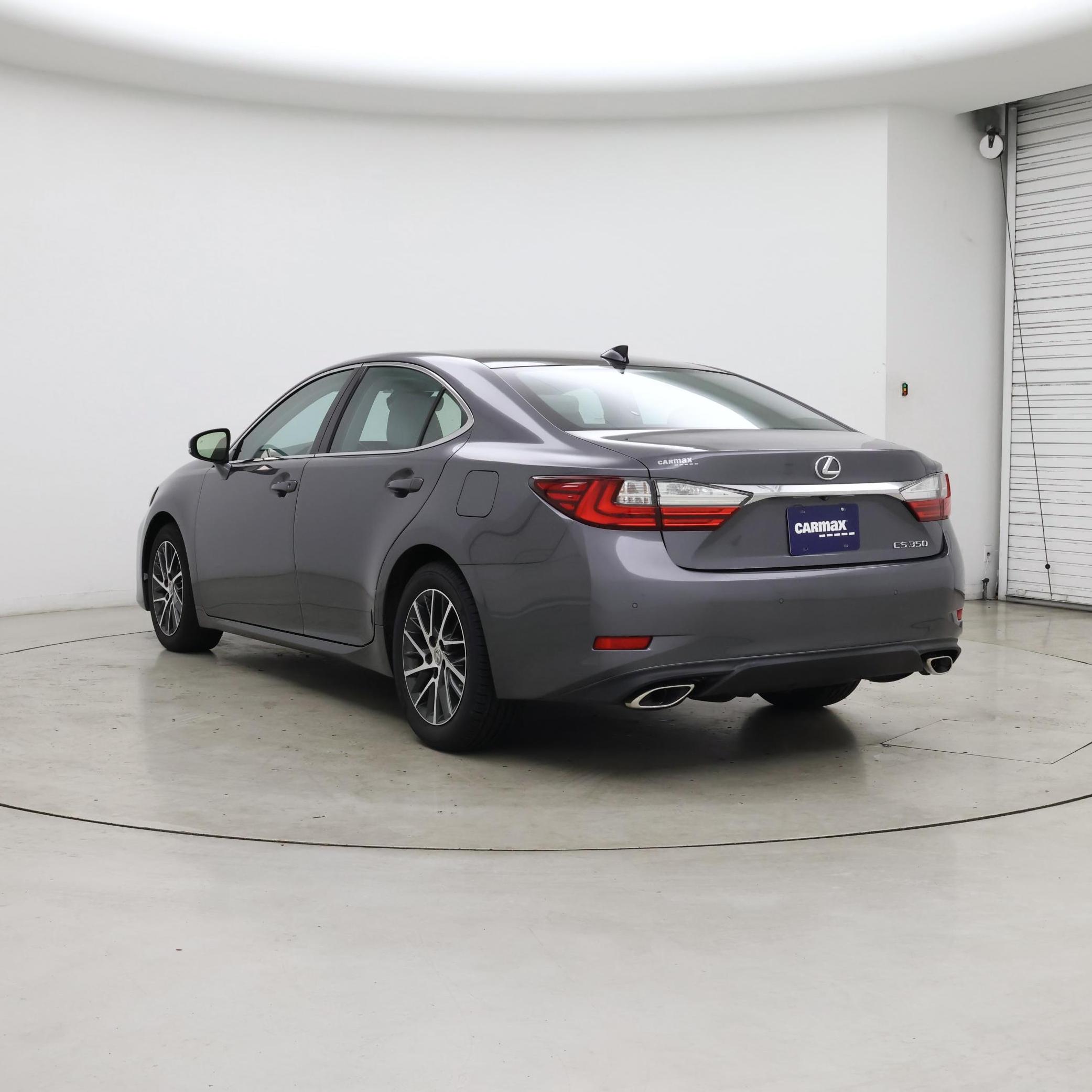 Thumbnail: 2016 Lexus ES - 2