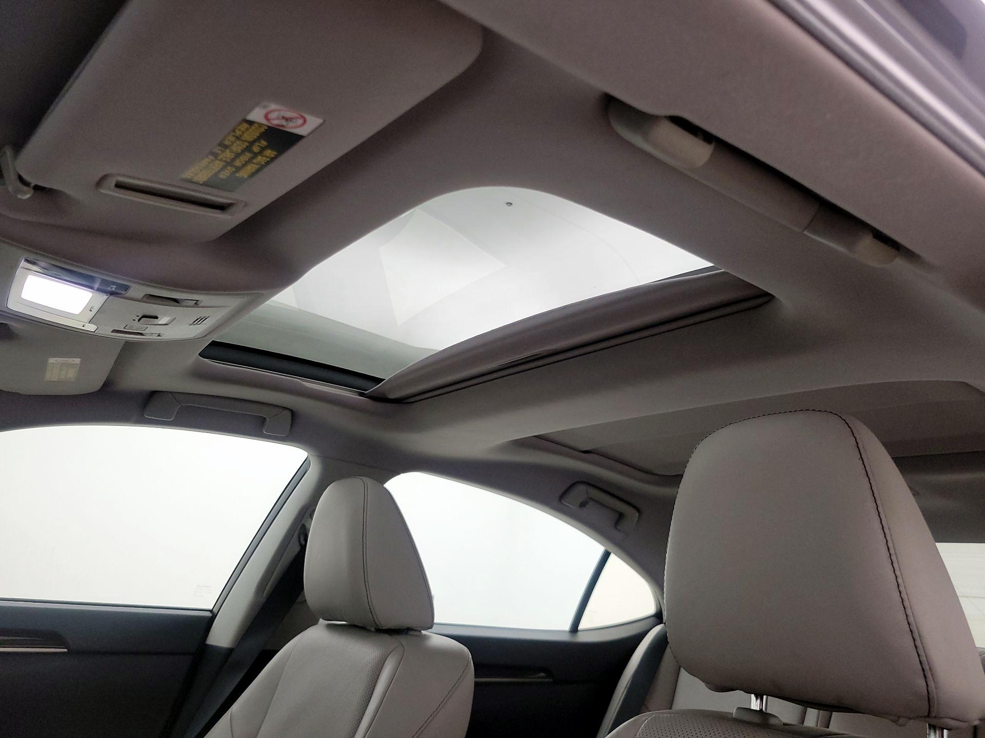 Thumbnail: 2016 Lexus ES - 19