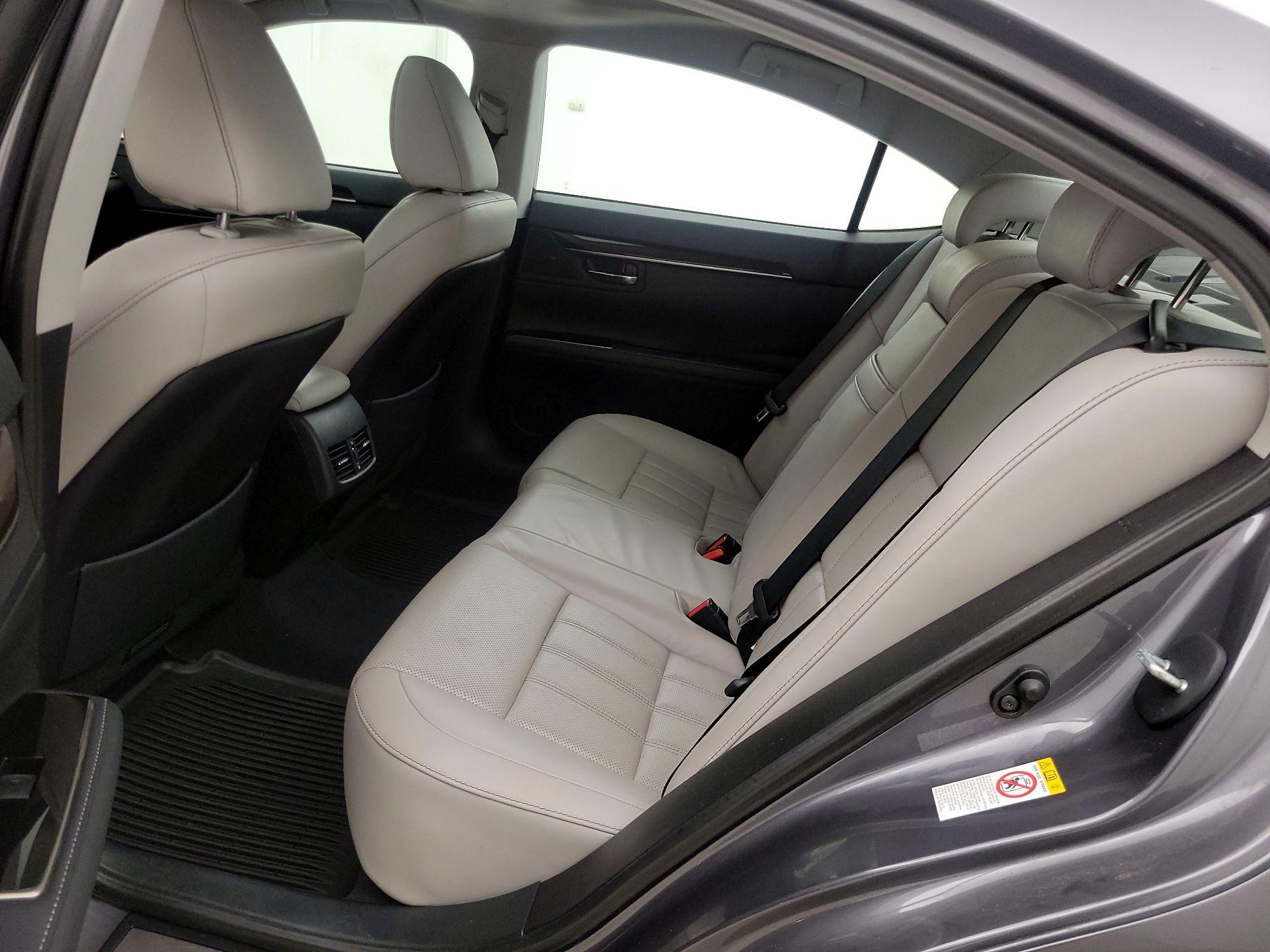 Thumbnail: 2016 Lexus ES - 20