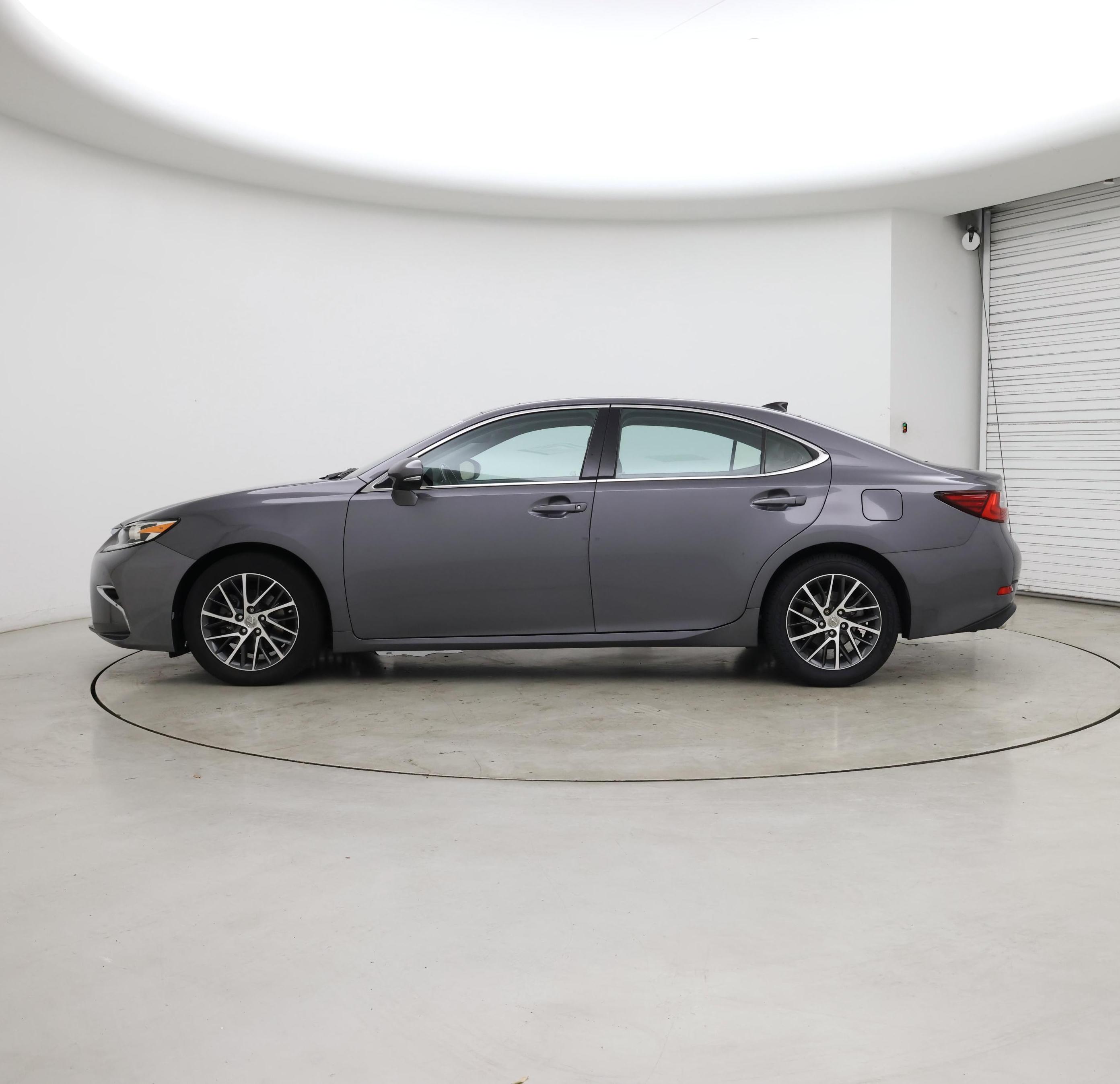 Thumbnail: 2016 Lexus ES - 3