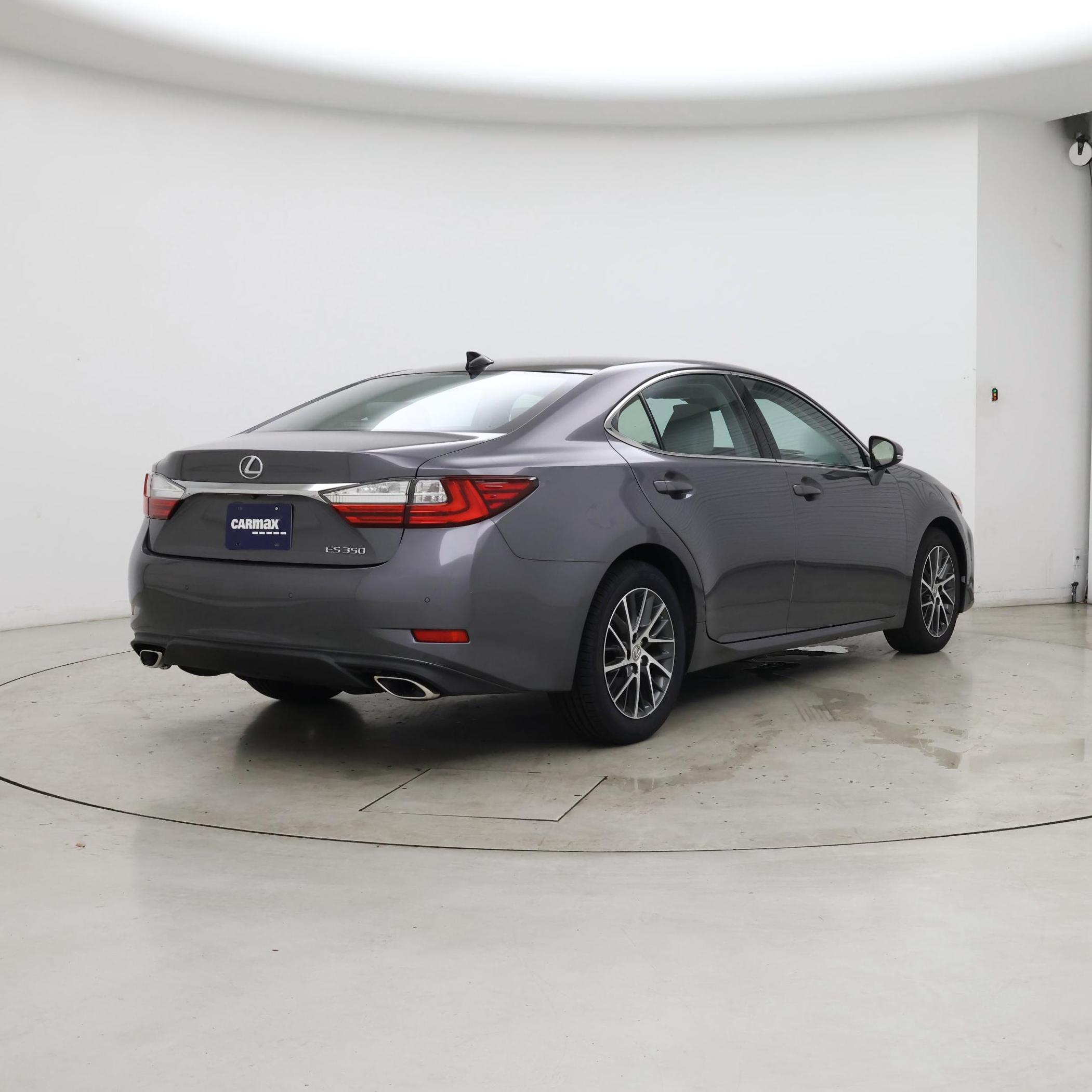 Thumbnail: 2016 Lexus ES - 8