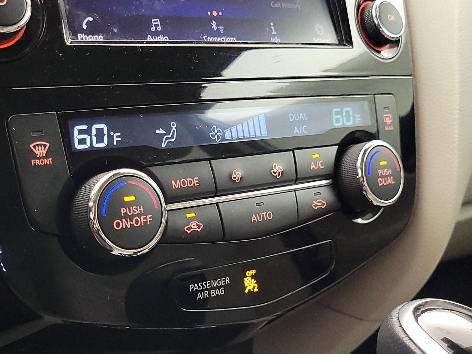 Thumbnail: 2019 Nissan Rogue Sport - 16