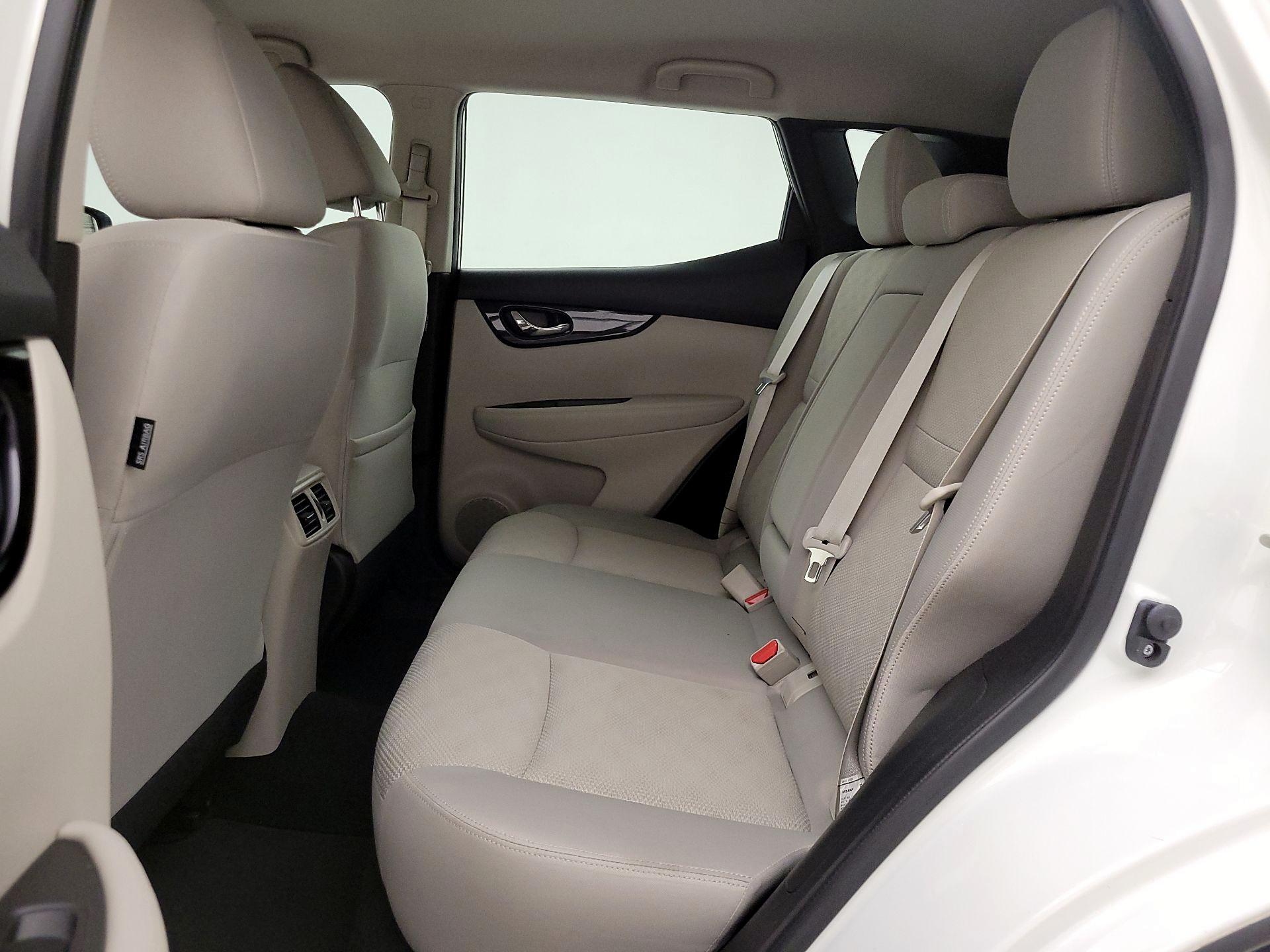 Thumbnail: 2019 Nissan Rogue Sport - 19
