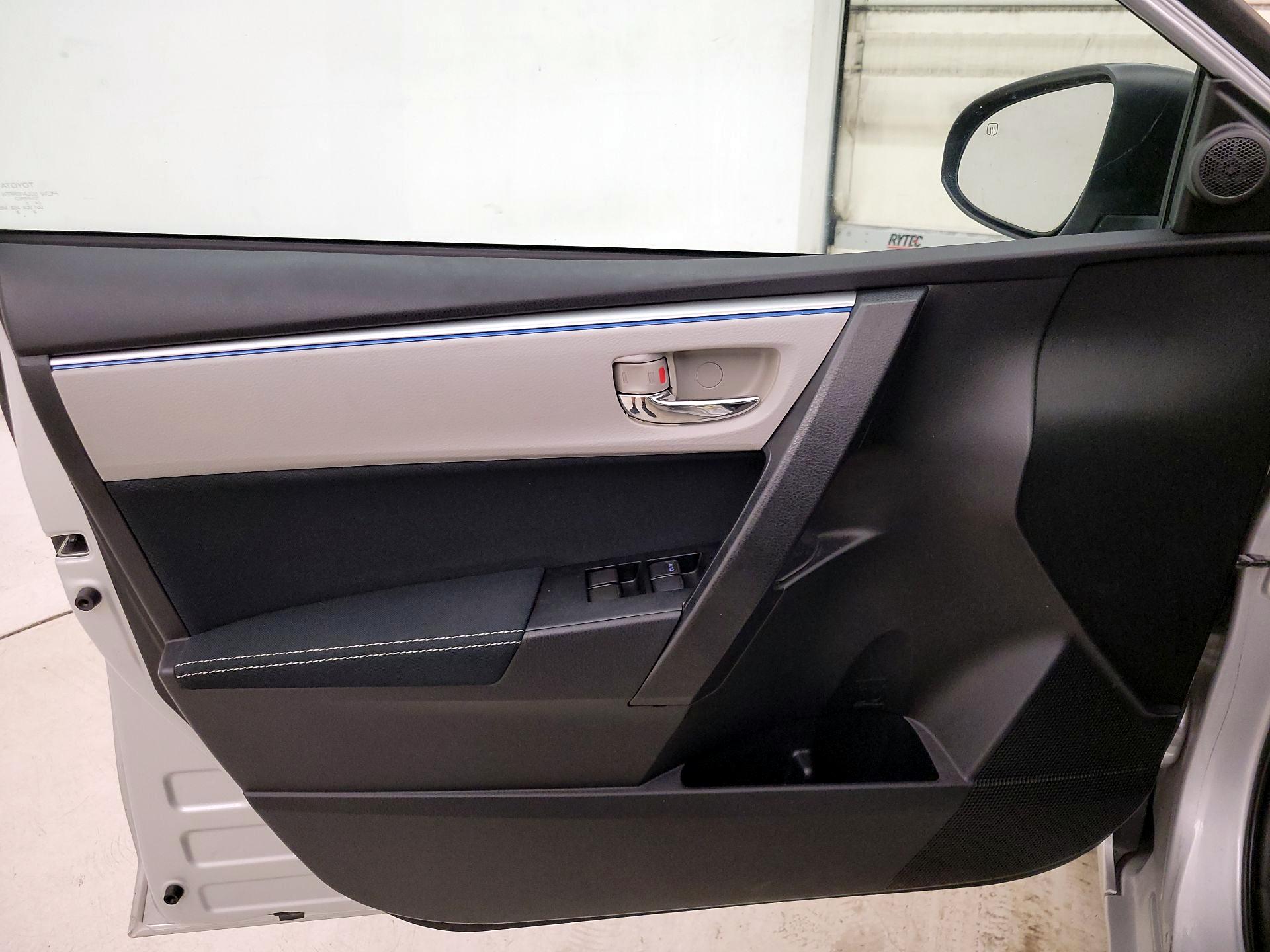 Thumbnail: 2016 Toyota Corolla - 12