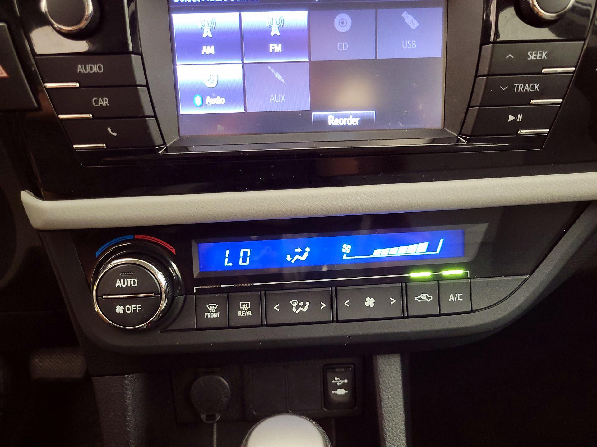 Thumbnail: 2016 Toyota Corolla - 16