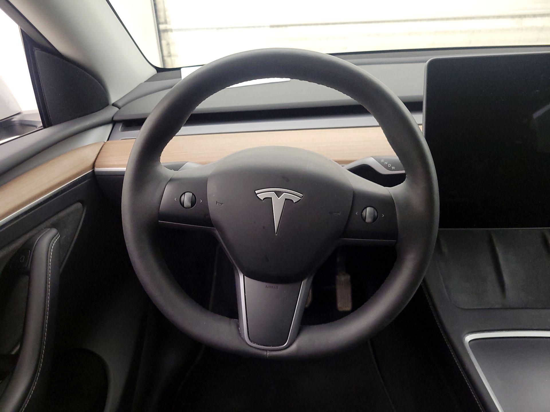 Thumbnail: 2023 Tesla Model Y - 10