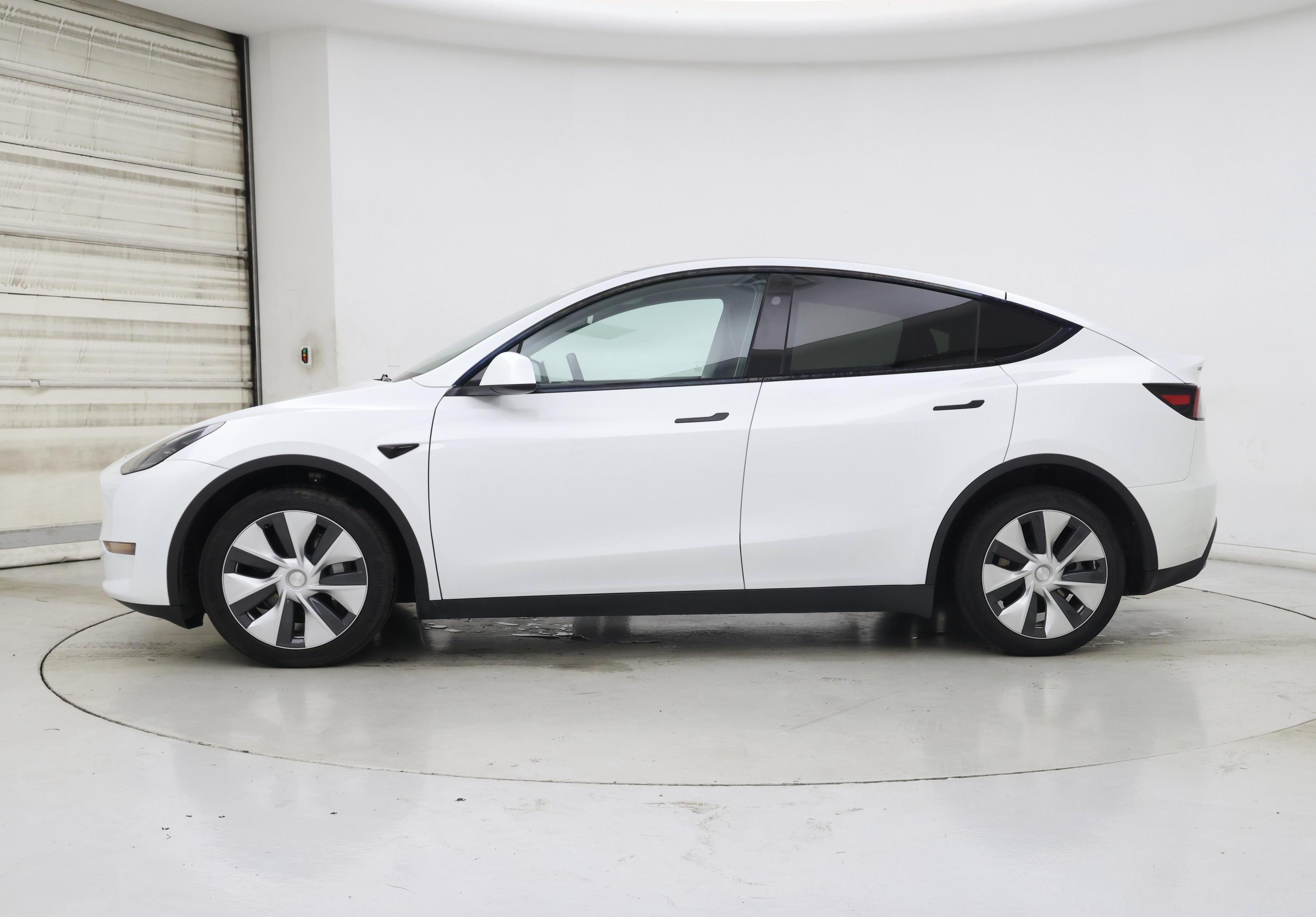 Thumbnail: 2023 Tesla Model Y - 3