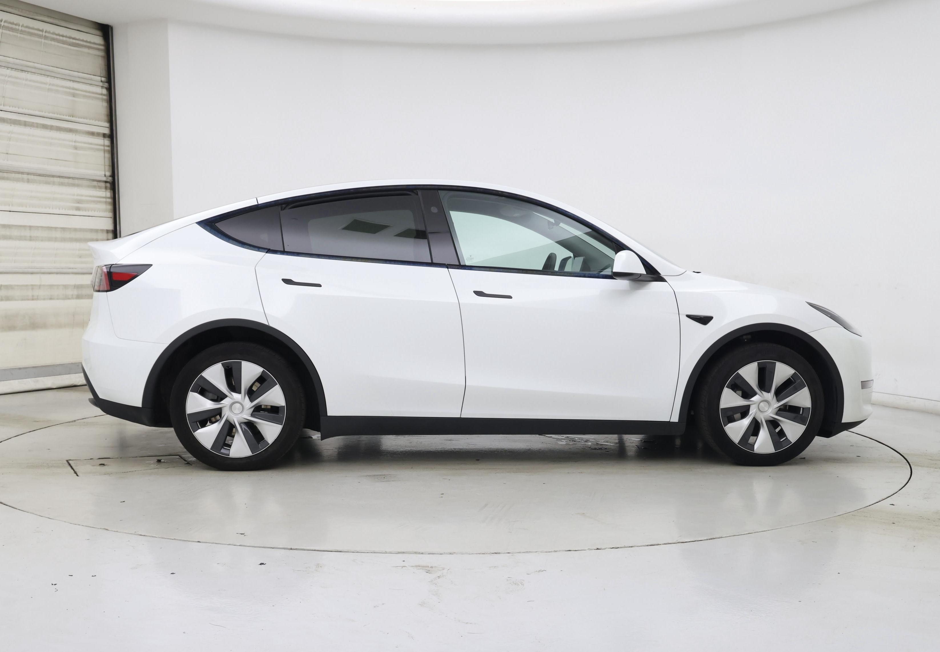 Thumbnail: 2023 Tesla Model Y - 7