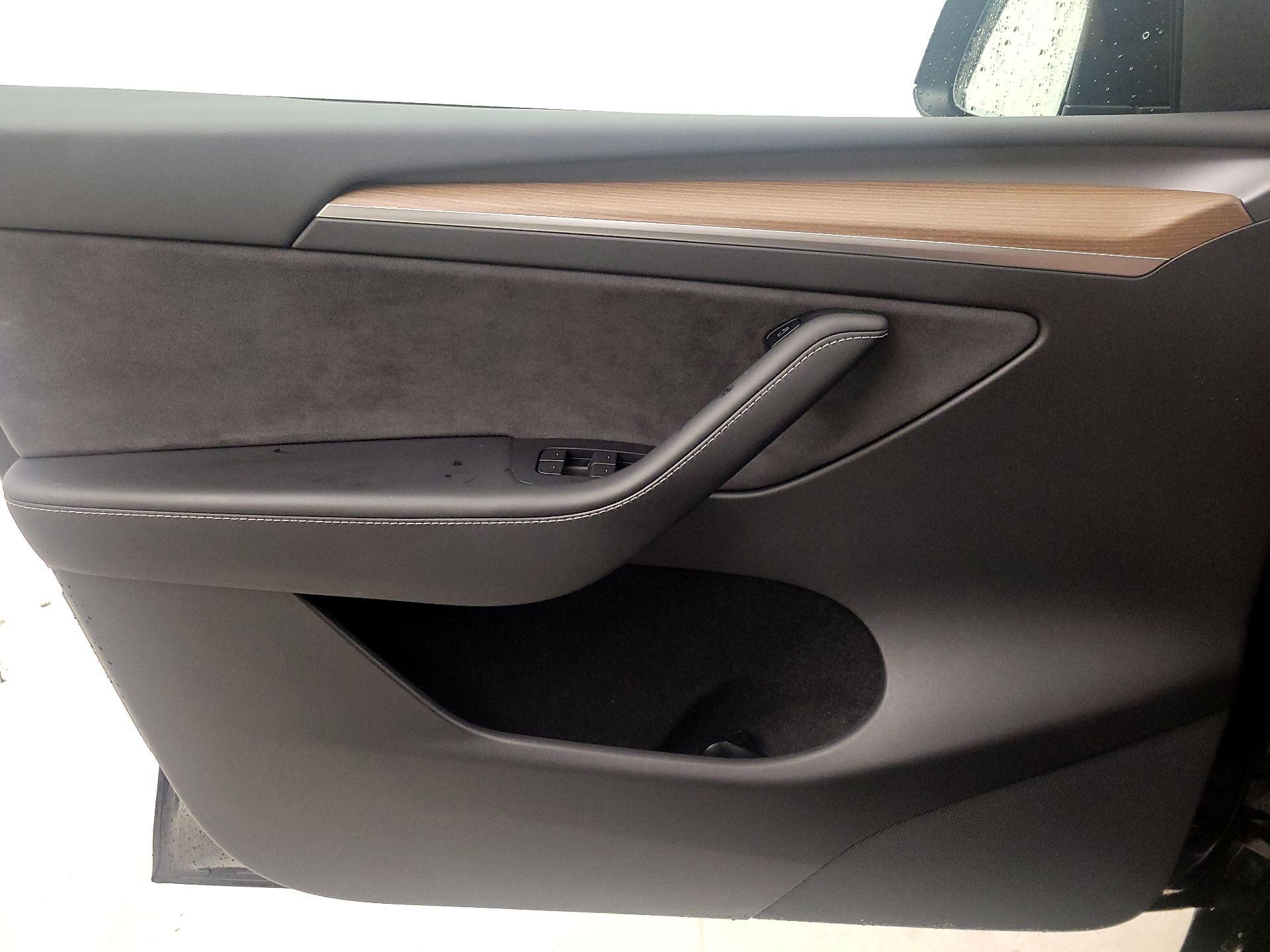 Thumbnail: 2022 Tesla Model Y - 12