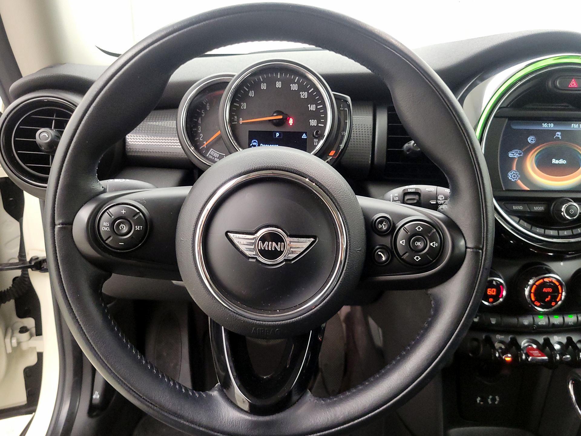 Thumbnail: 2018 MINI Cooper Hardtop - 10
