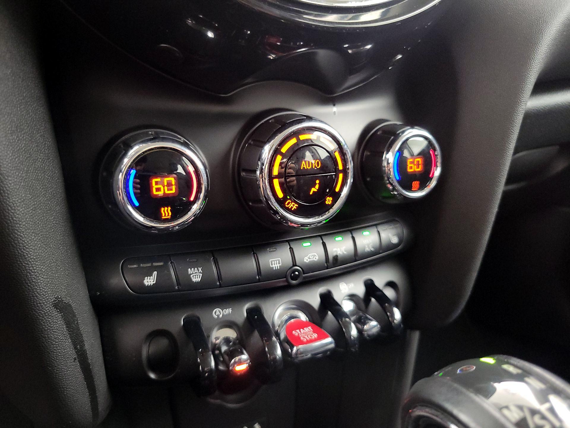 Thumbnail: 2018 MINI Cooper Hardtop - 16
