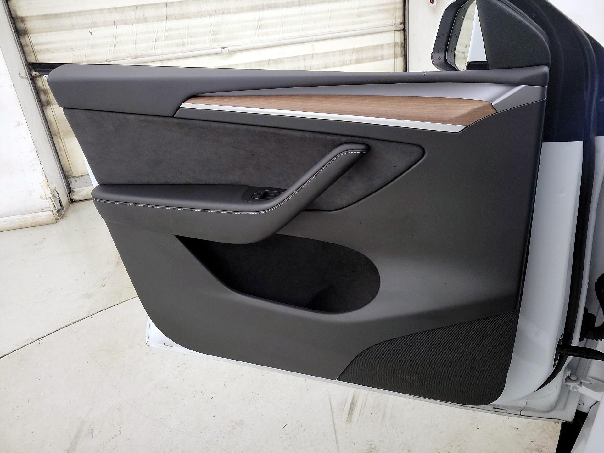 Thumbnail: 2023 Tesla Model Y - 12
