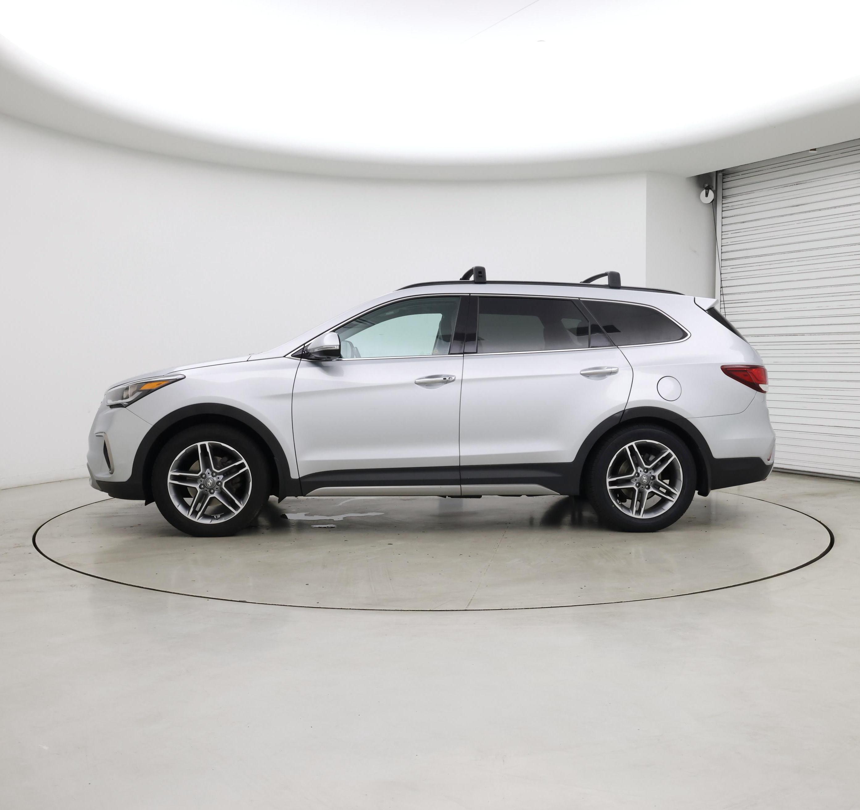Thumbnail: 2017 Hyundai Santa Fe - 3