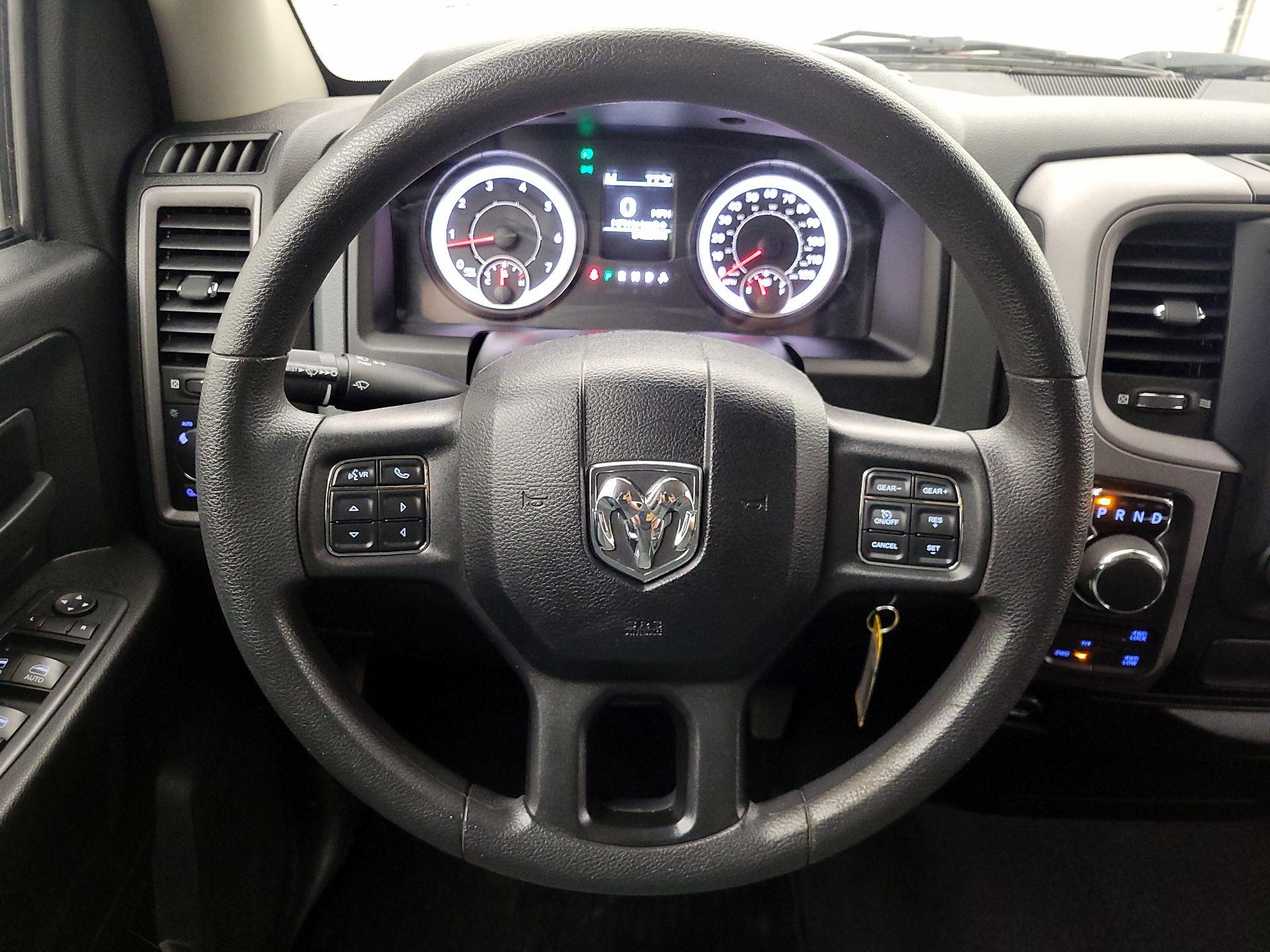 Thumbnail: 2019 RAM 1500 Classic - 10