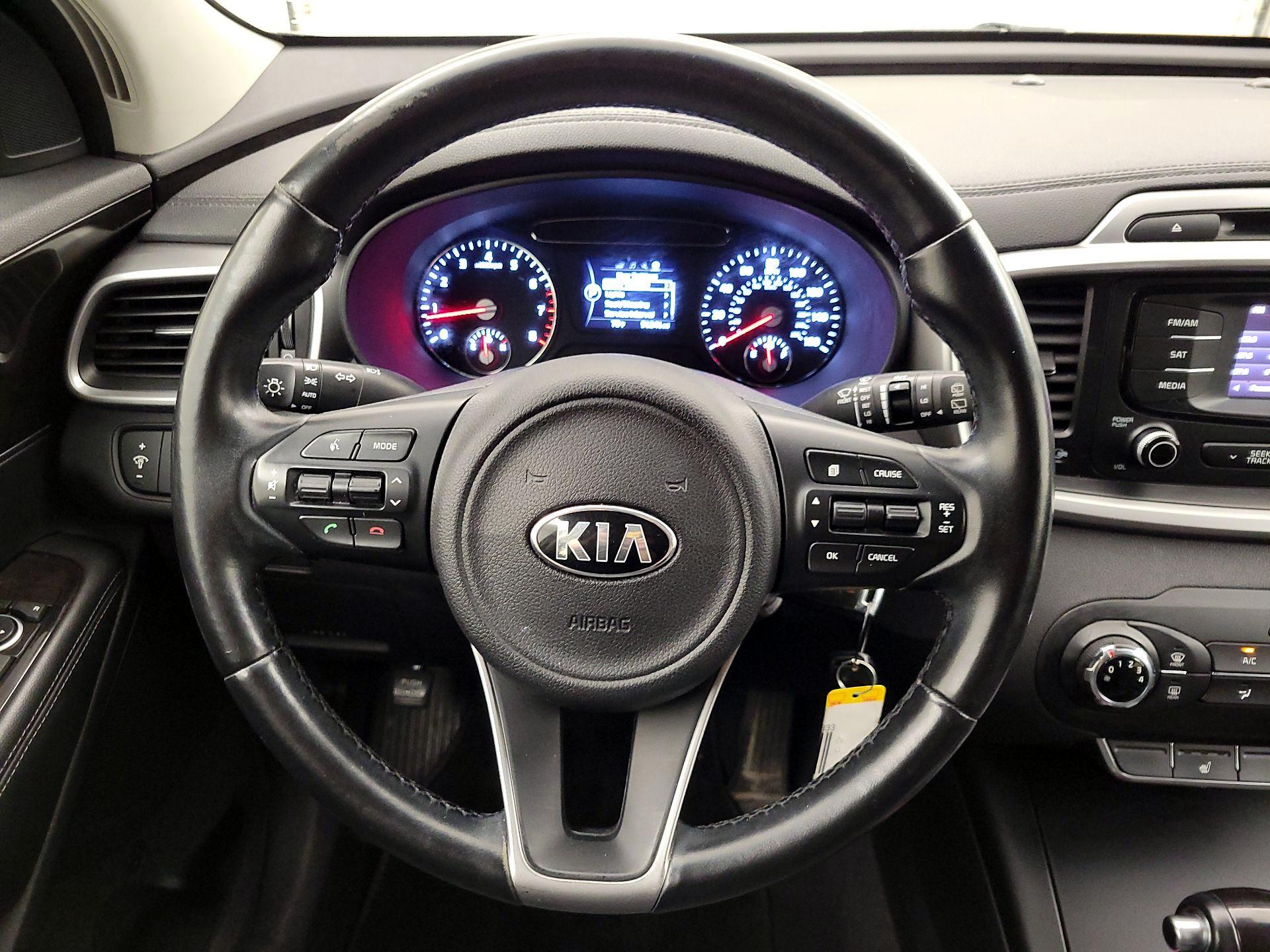 Thumbnail: 2016 Kia Sorento - 10