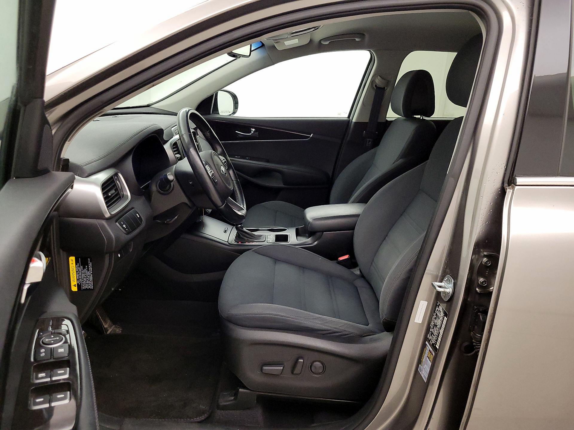 Thumbnail: 2016 Kia Sorento - 11