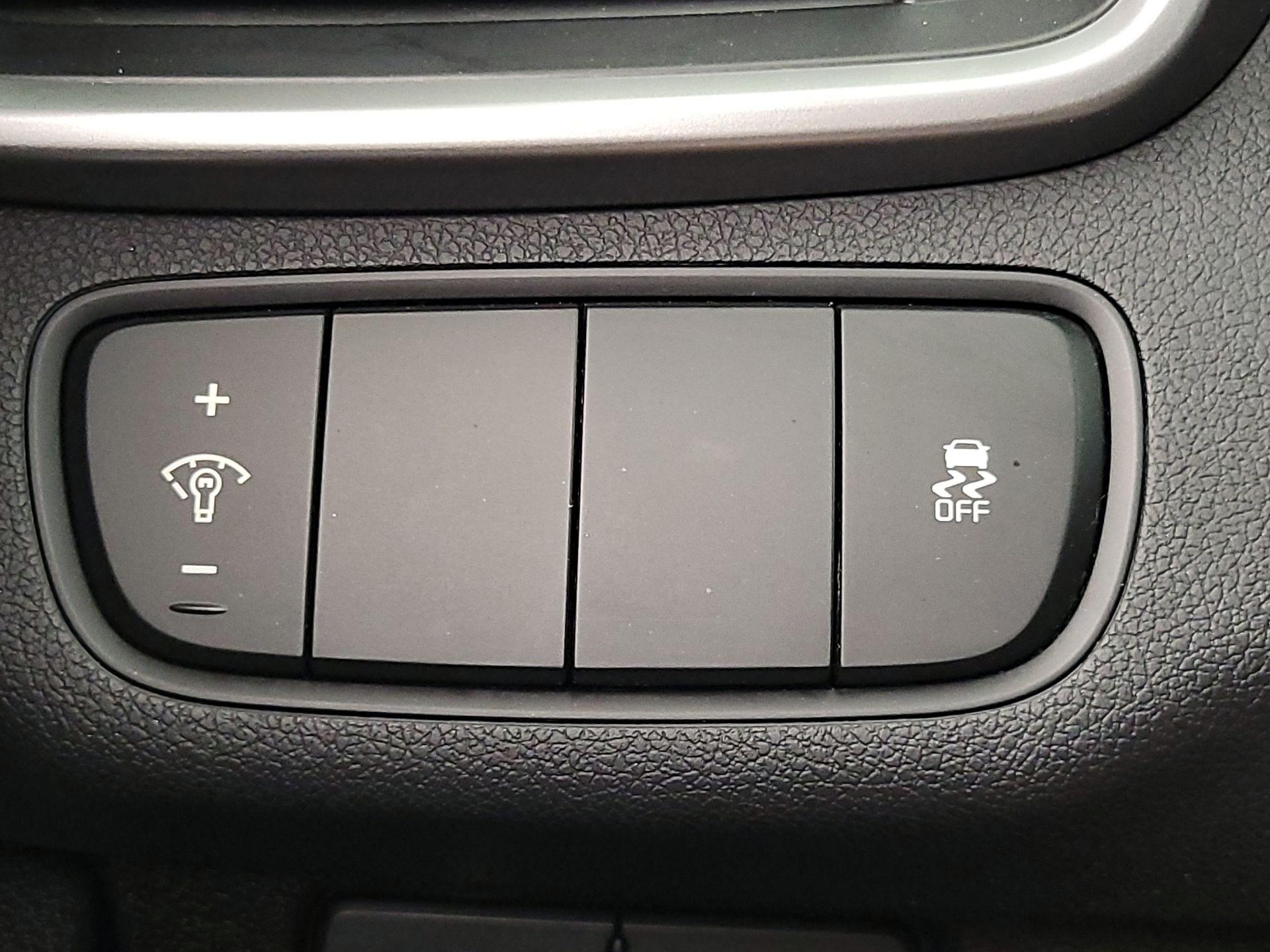 Thumbnail: 2016 Kia Sorento - 13