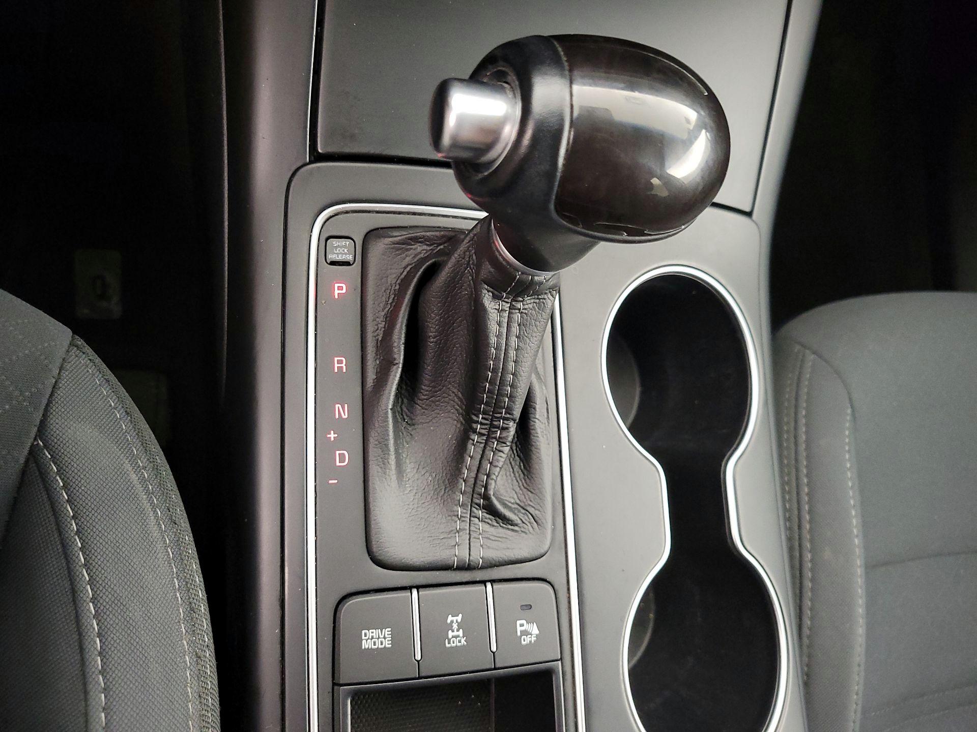 Thumbnail: 2016 Kia Sorento - 17