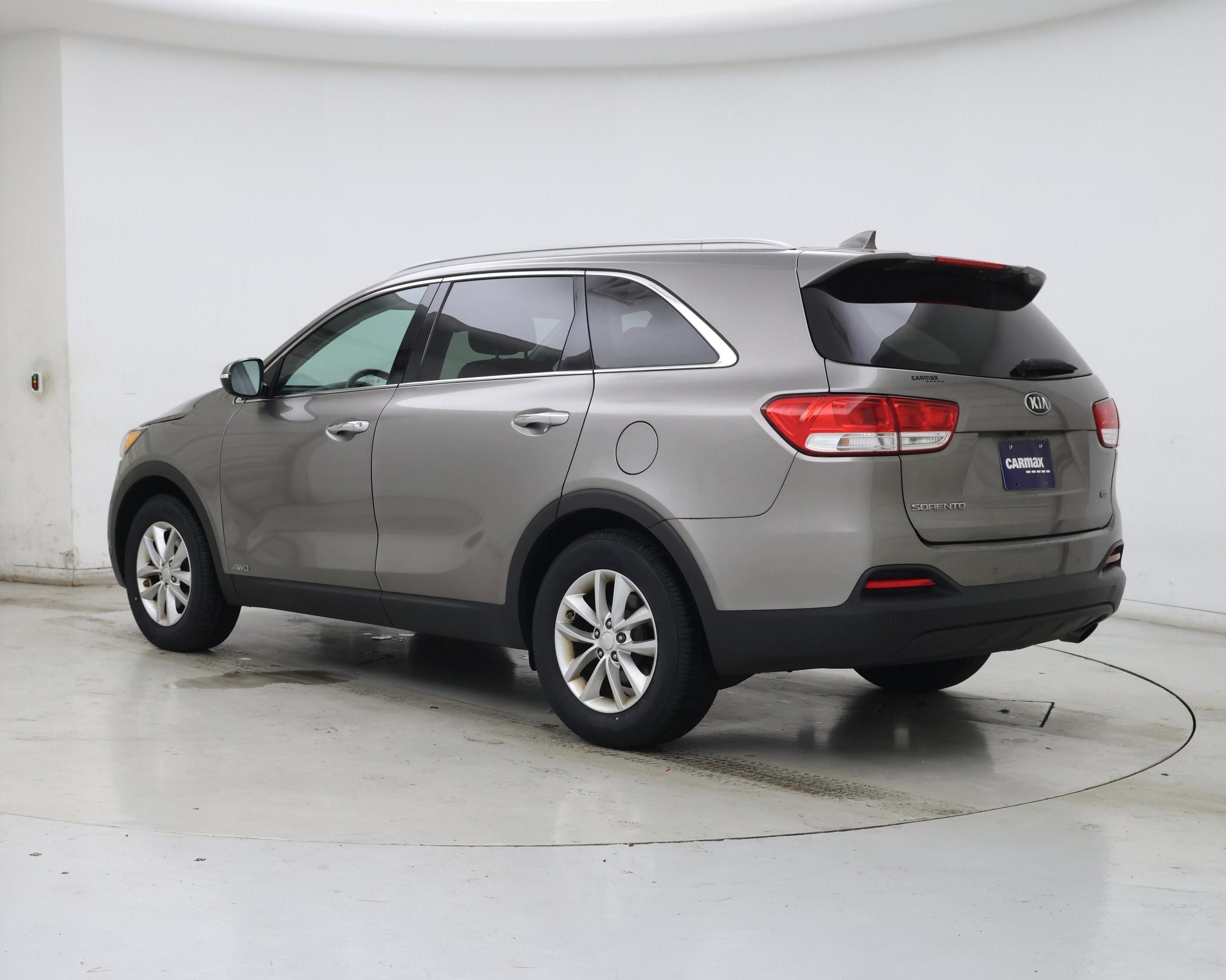 Thumbnail: 2016 Kia Sorento - 2