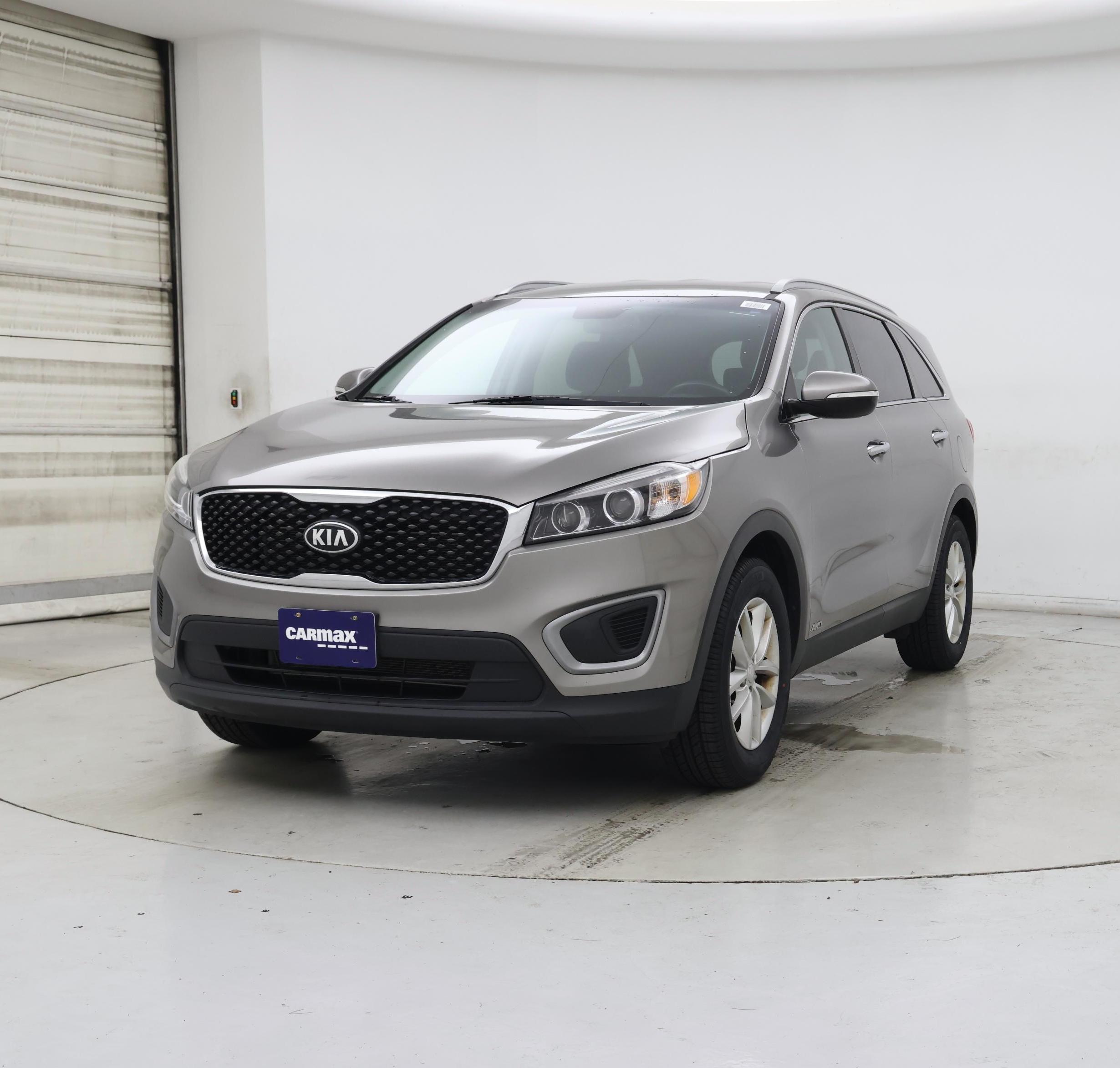 Thumbnail: 2016 Kia Sorento - 4