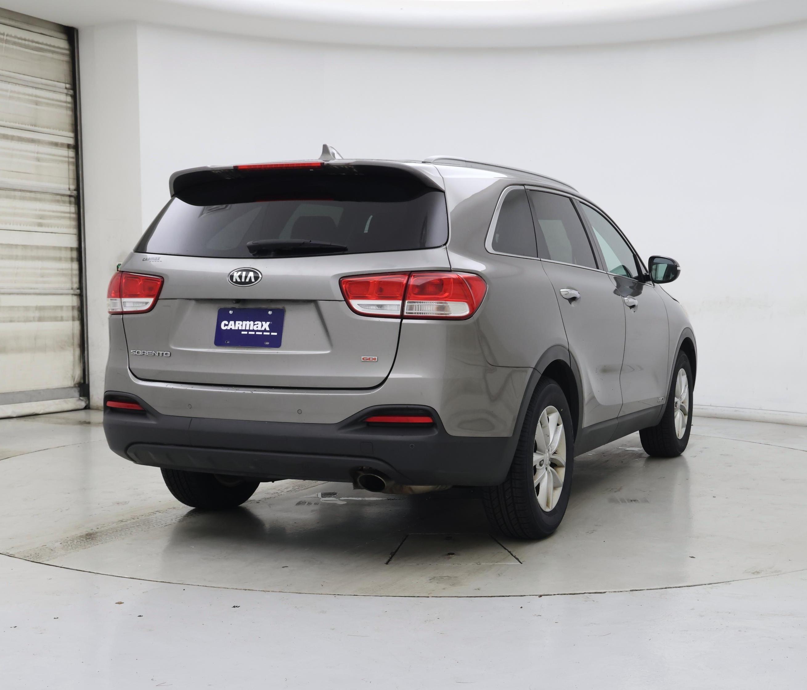 Thumbnail: 2016 Kia Sorento - 8