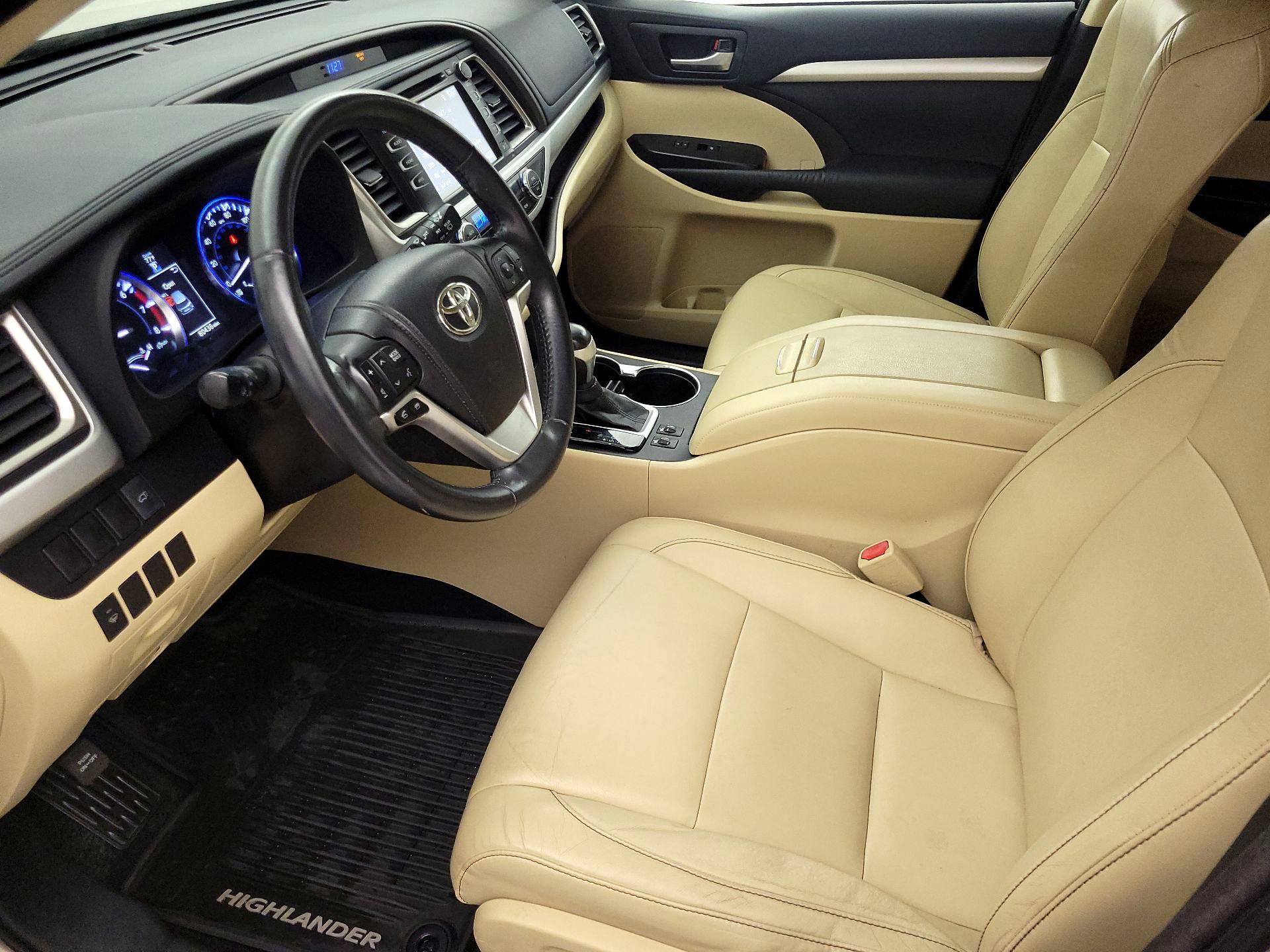 Thumbnail: 2014 Toyota Highlander - 11
