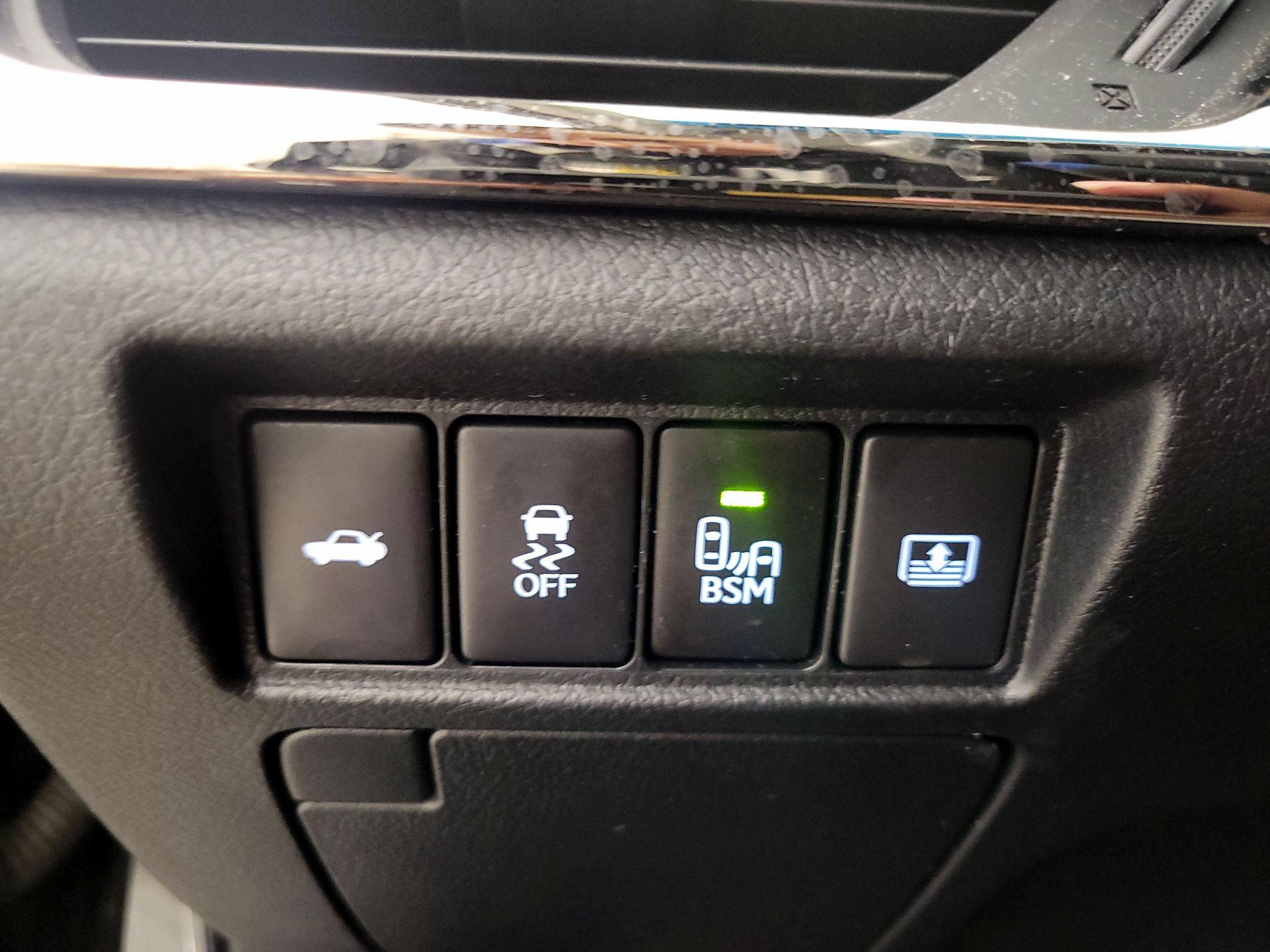 Thumbnail: 2013 Toyota Avalon - 13