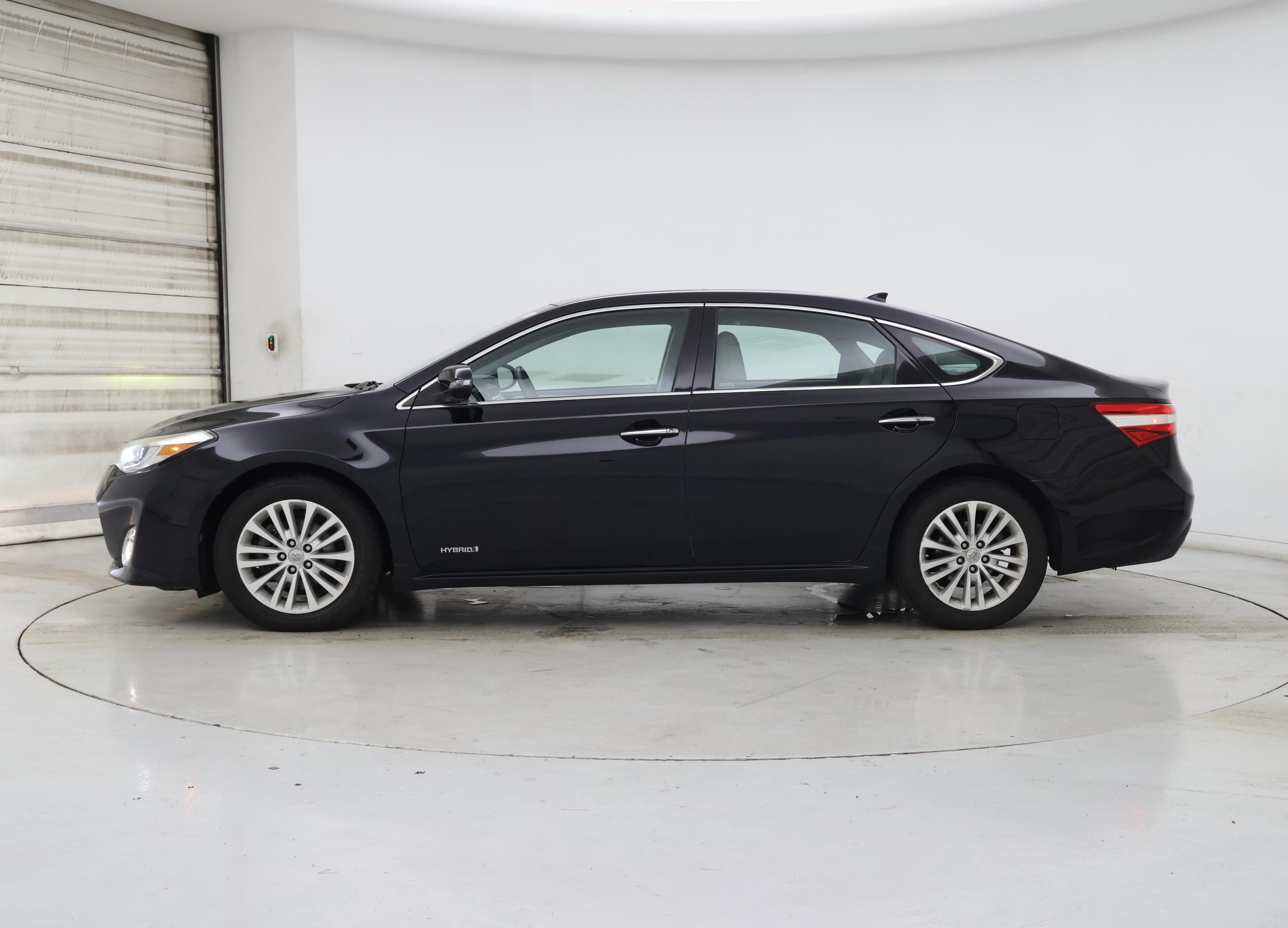 Thumbnail: 2013 Toyota Avalon - 3