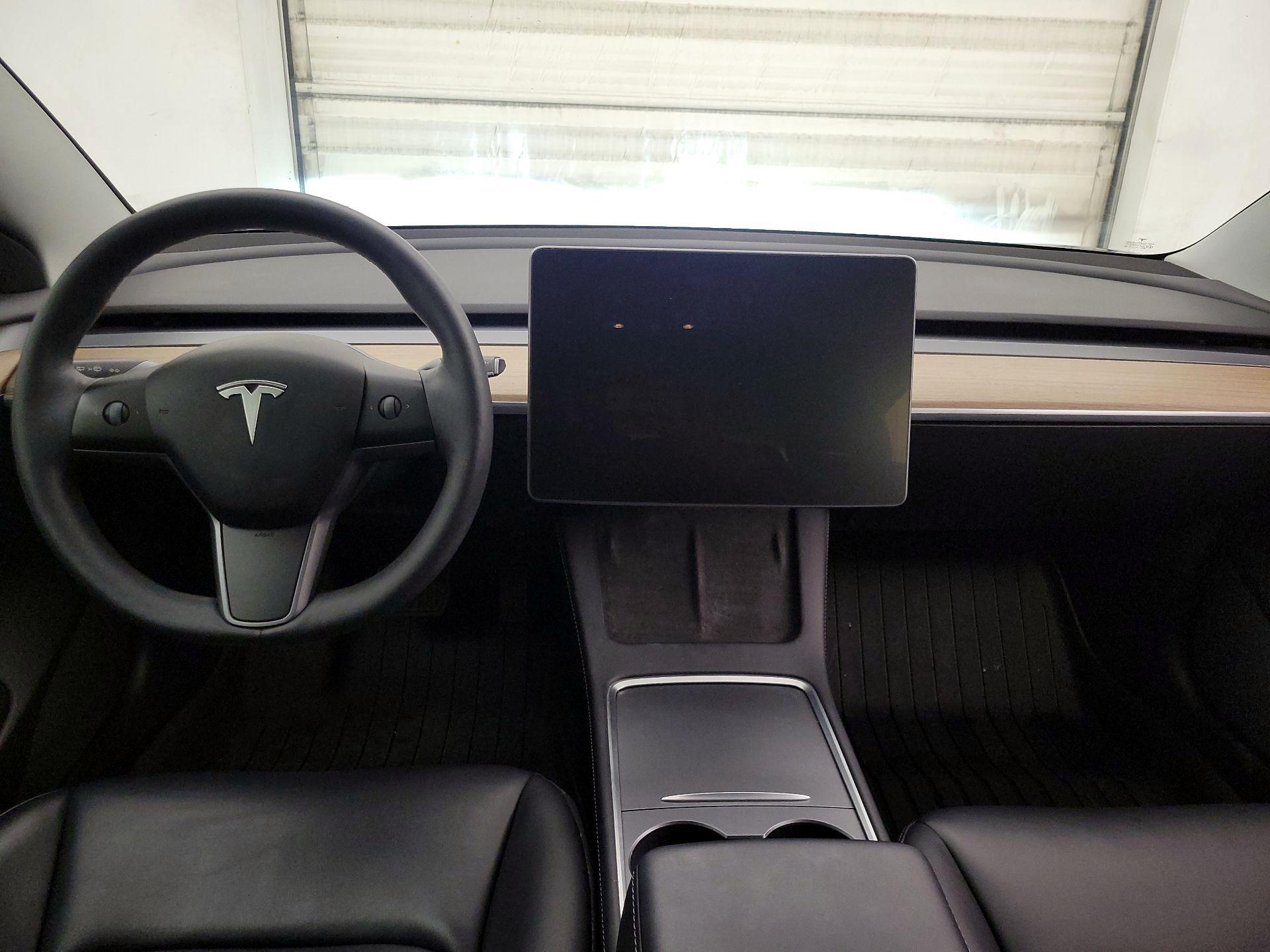 Thumbnail: 2021 Tesla Model 3 - 9