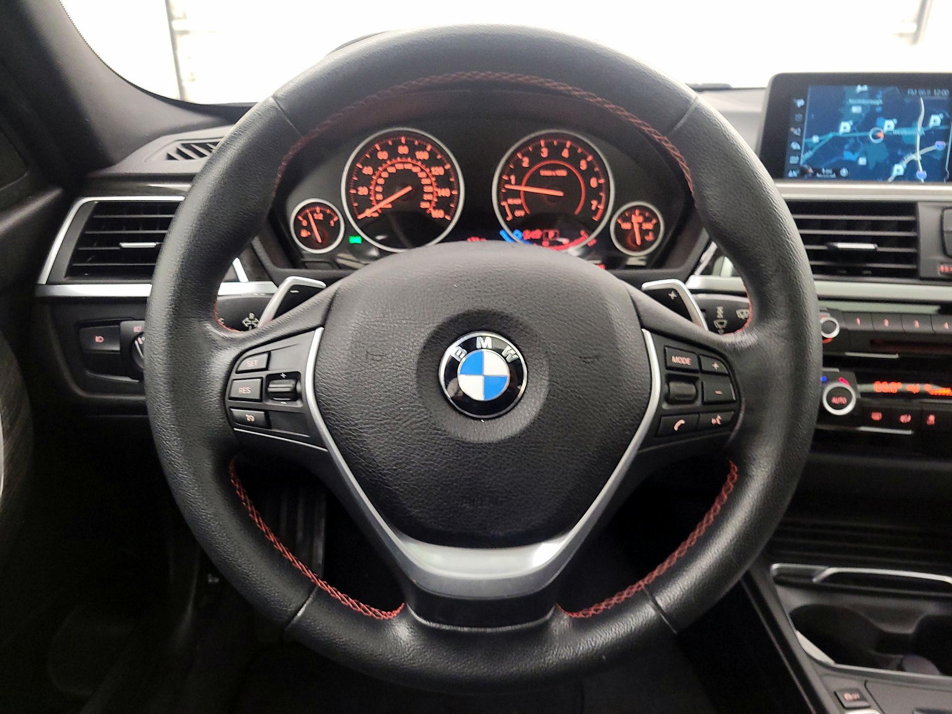 Thumbnail: 2017 BMW 3 Series - 10
