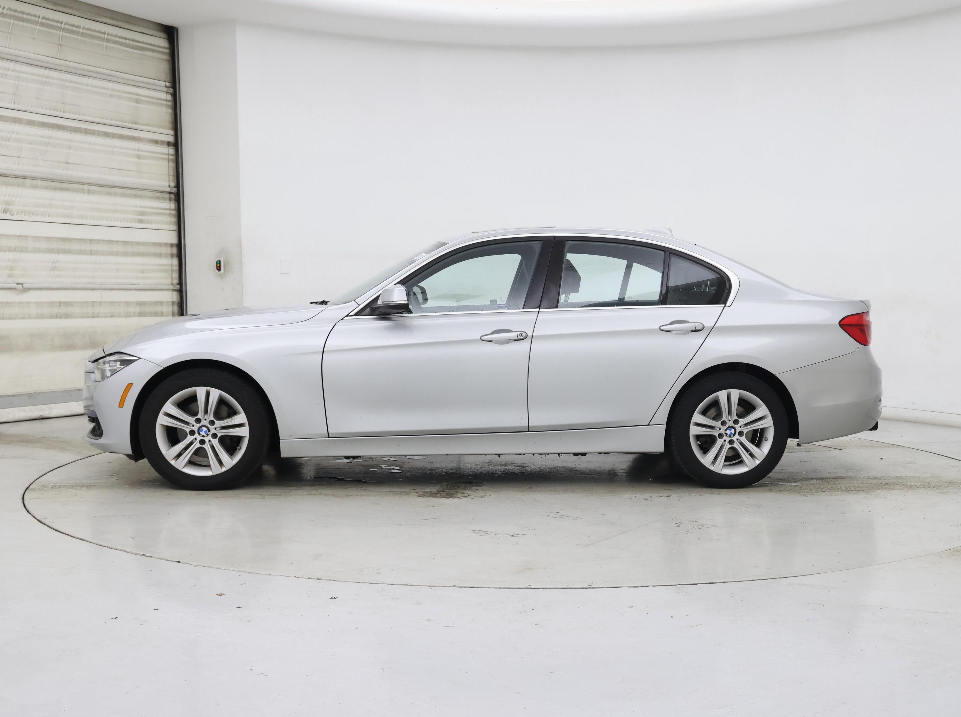 Thumbnail: 2017 BMW 3 Series - 3