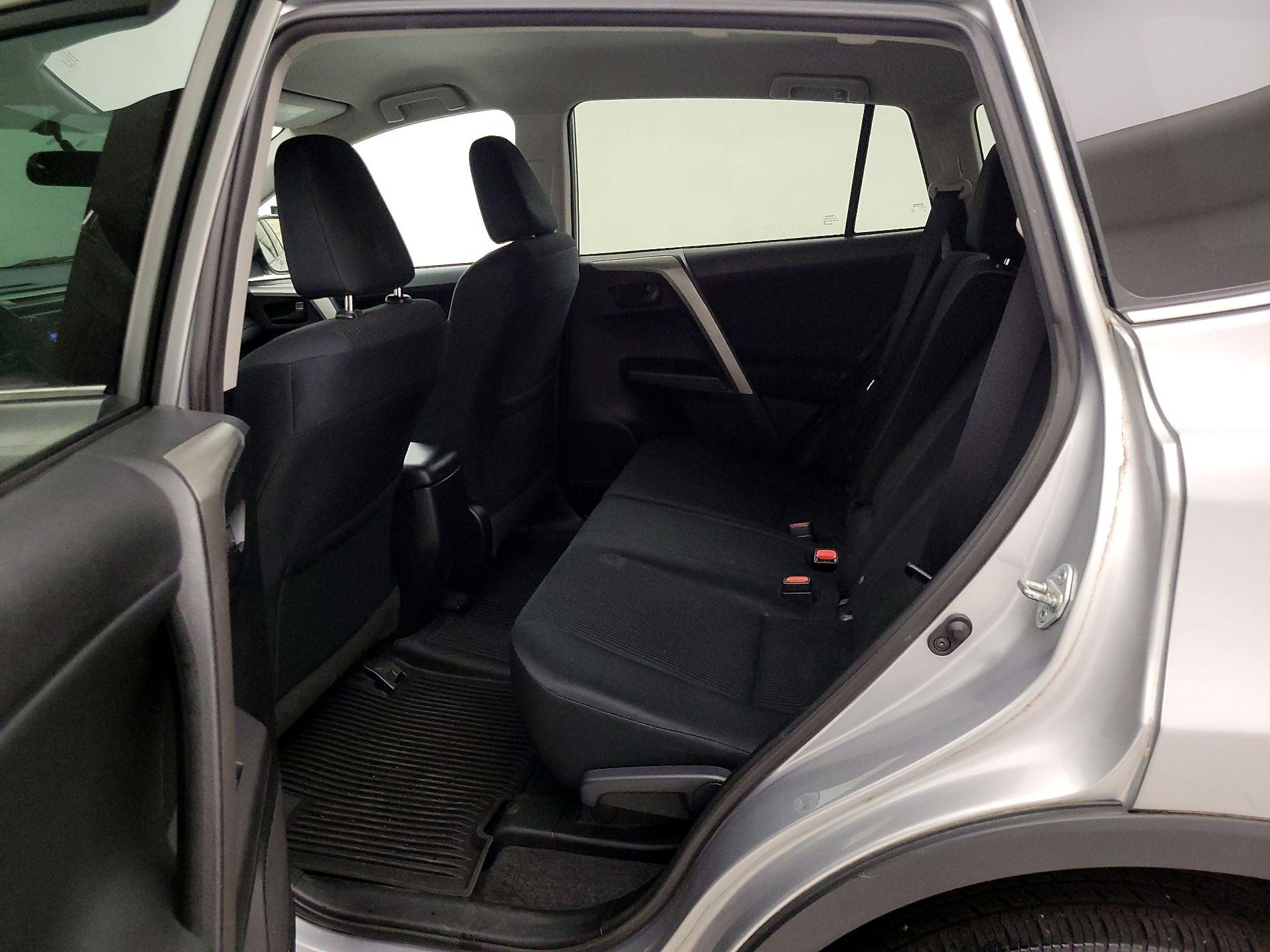 Thumbnail: 2016 Toyota RAV4 - 19